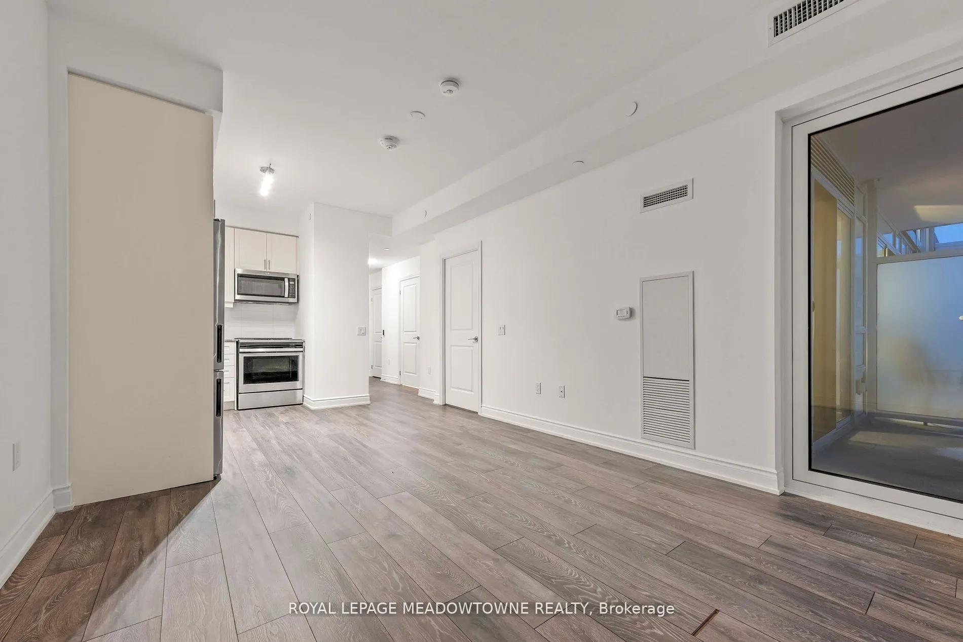 1050 Main Street E, #809
