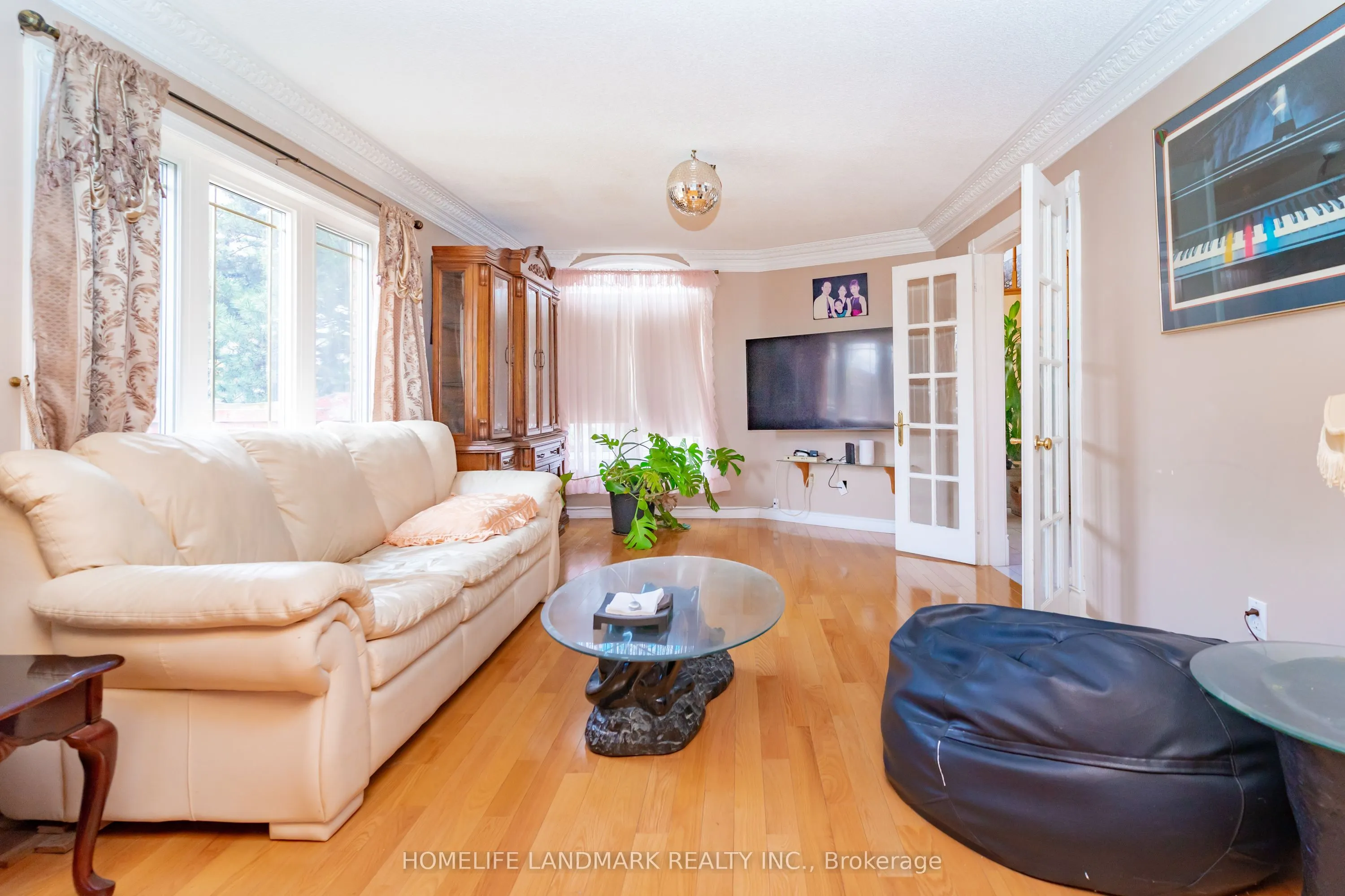 3211 Bloomfied Drive