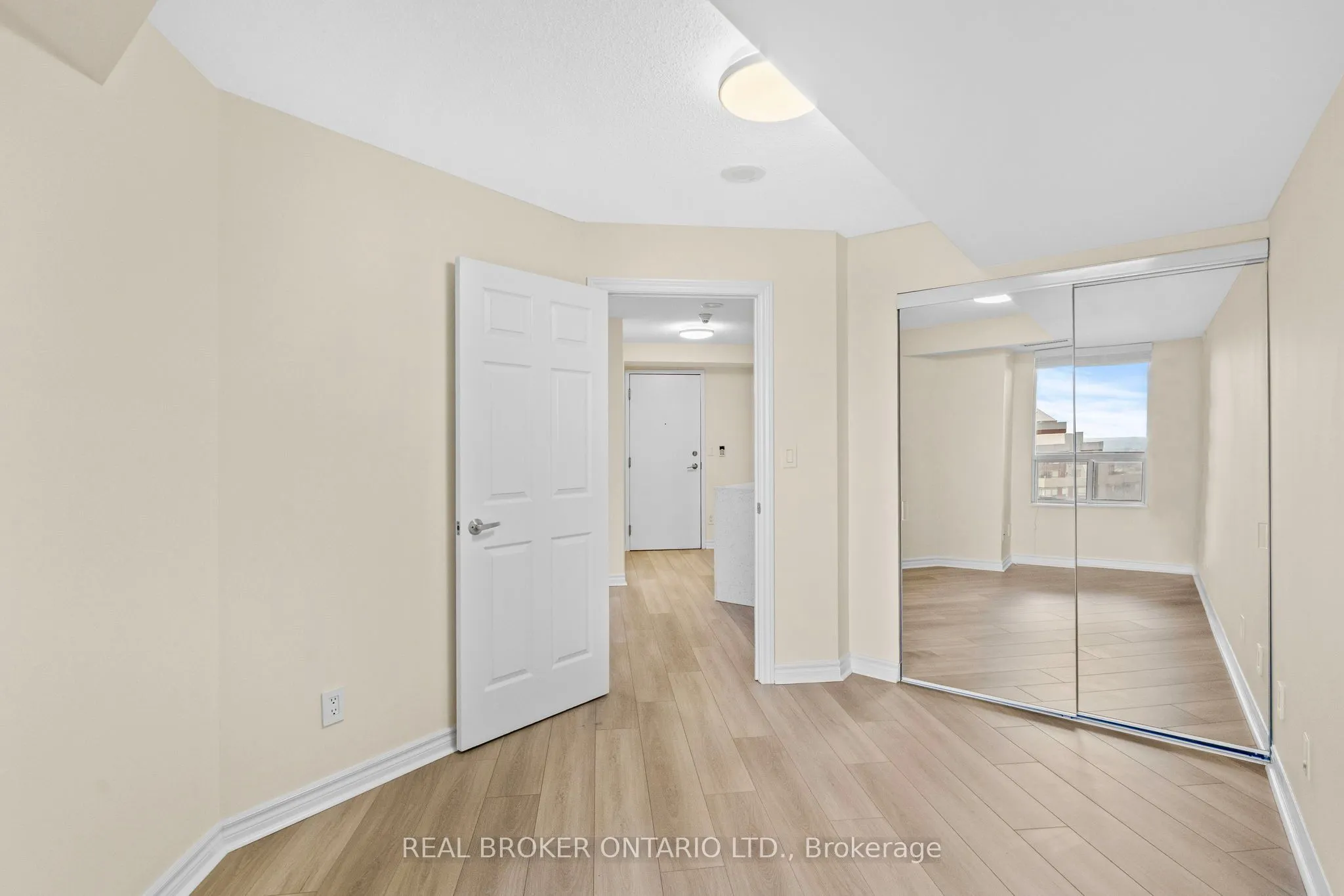 3888 Duke Of York Boulevard, #2530