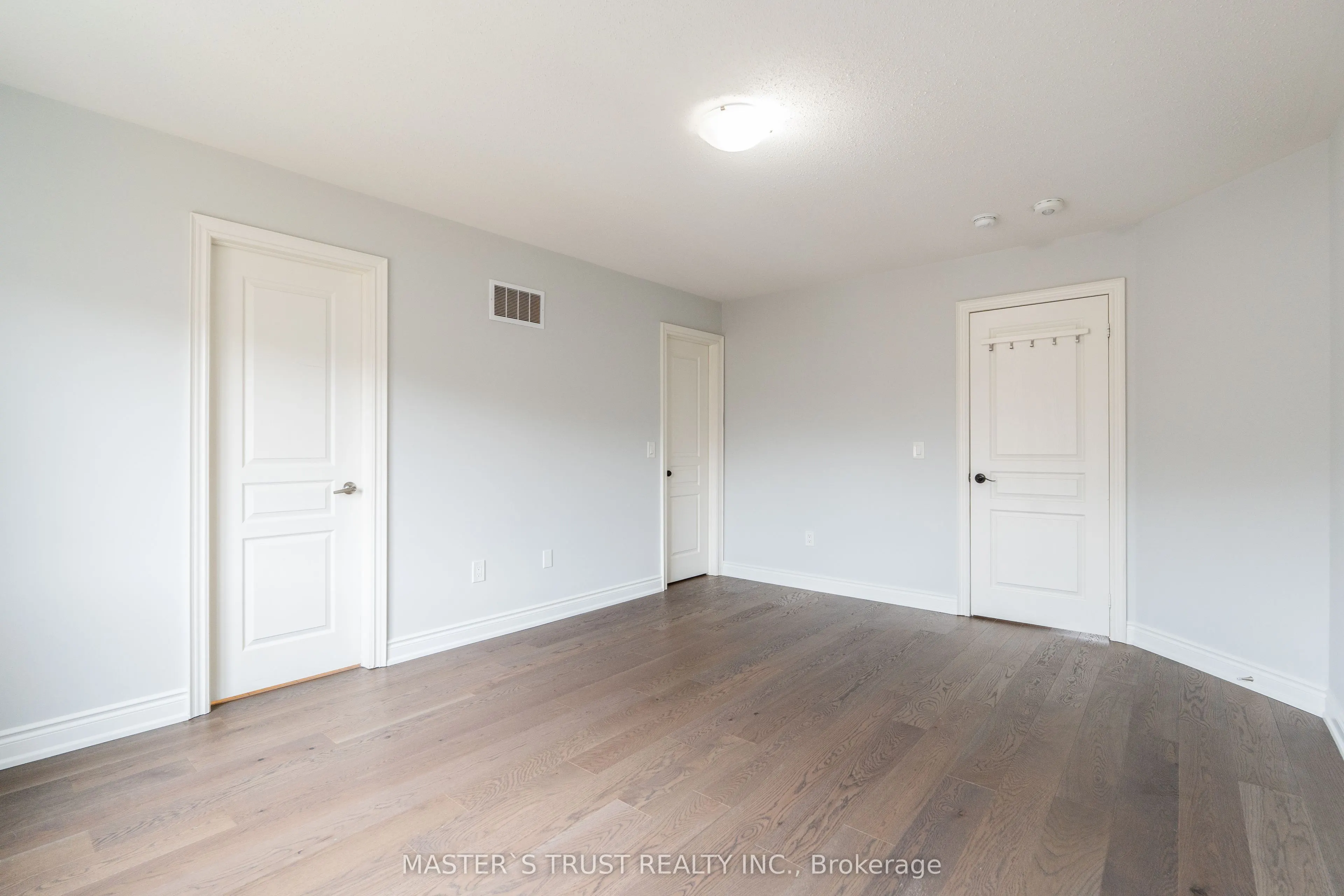 1562 Leger Way