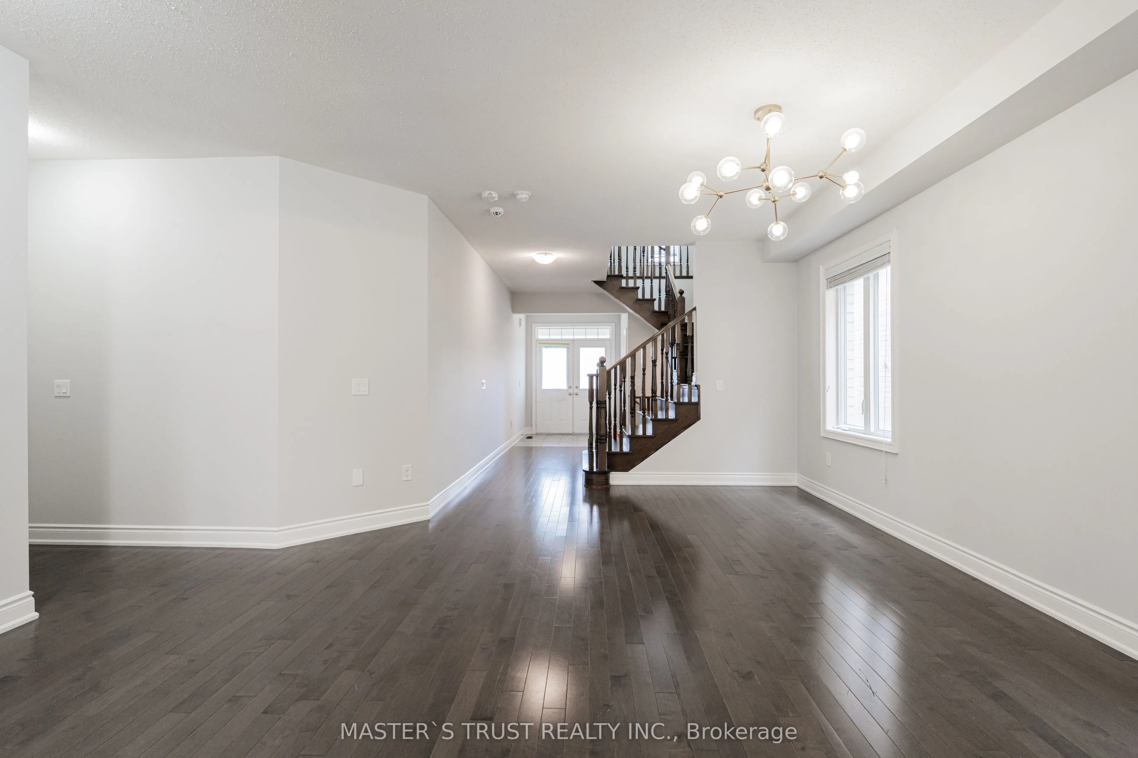 1562 Leger Way