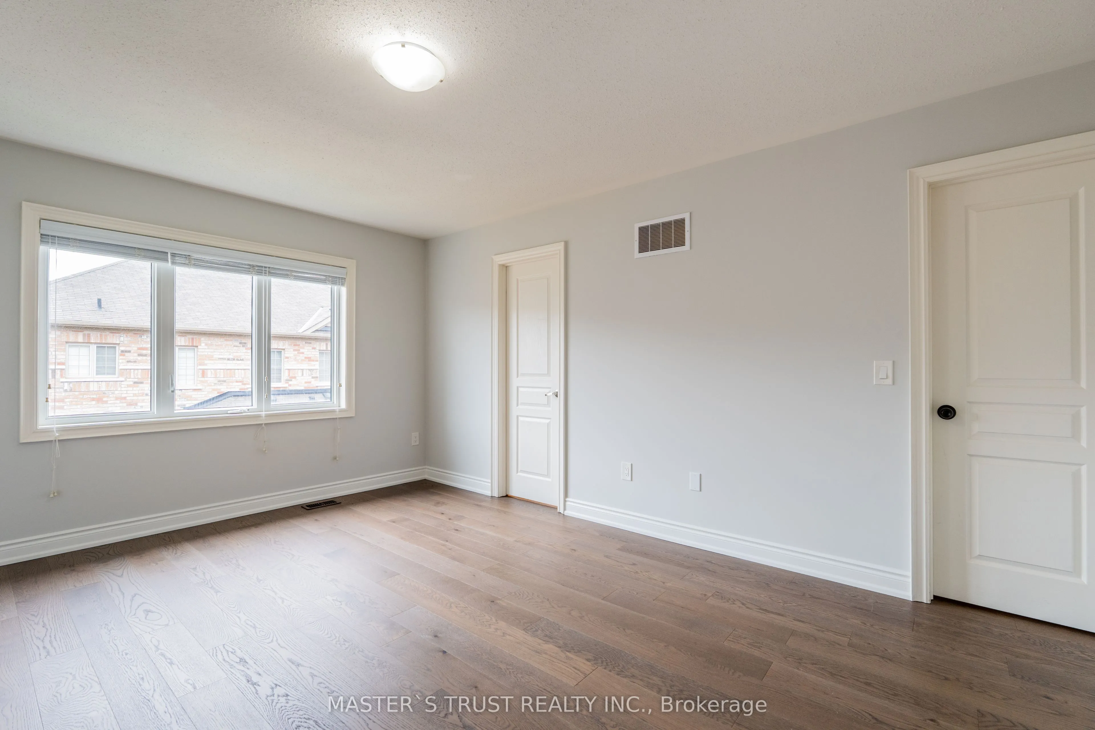1562 Leger Way