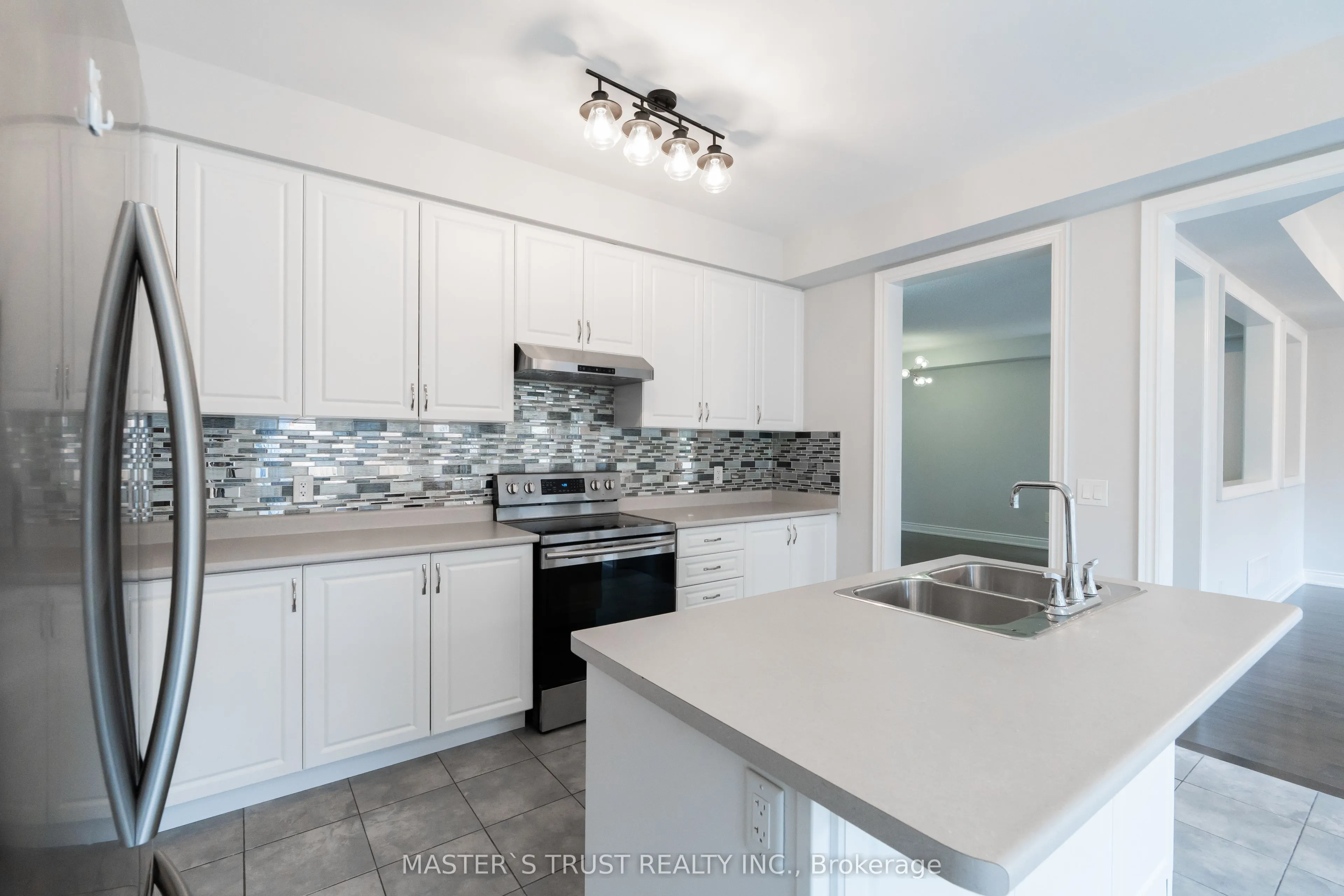 1562 Leger Way