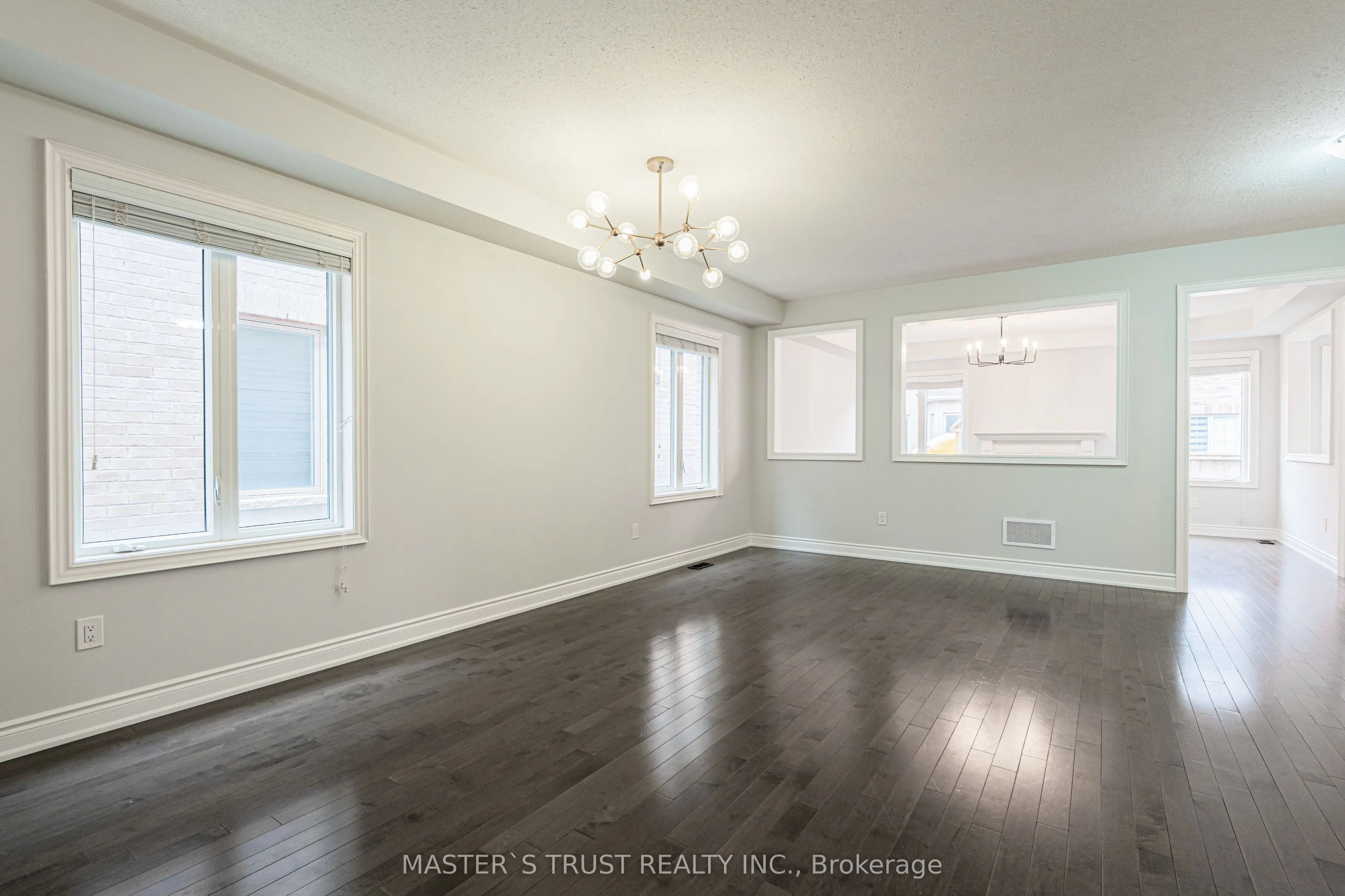 1562 Leger Way