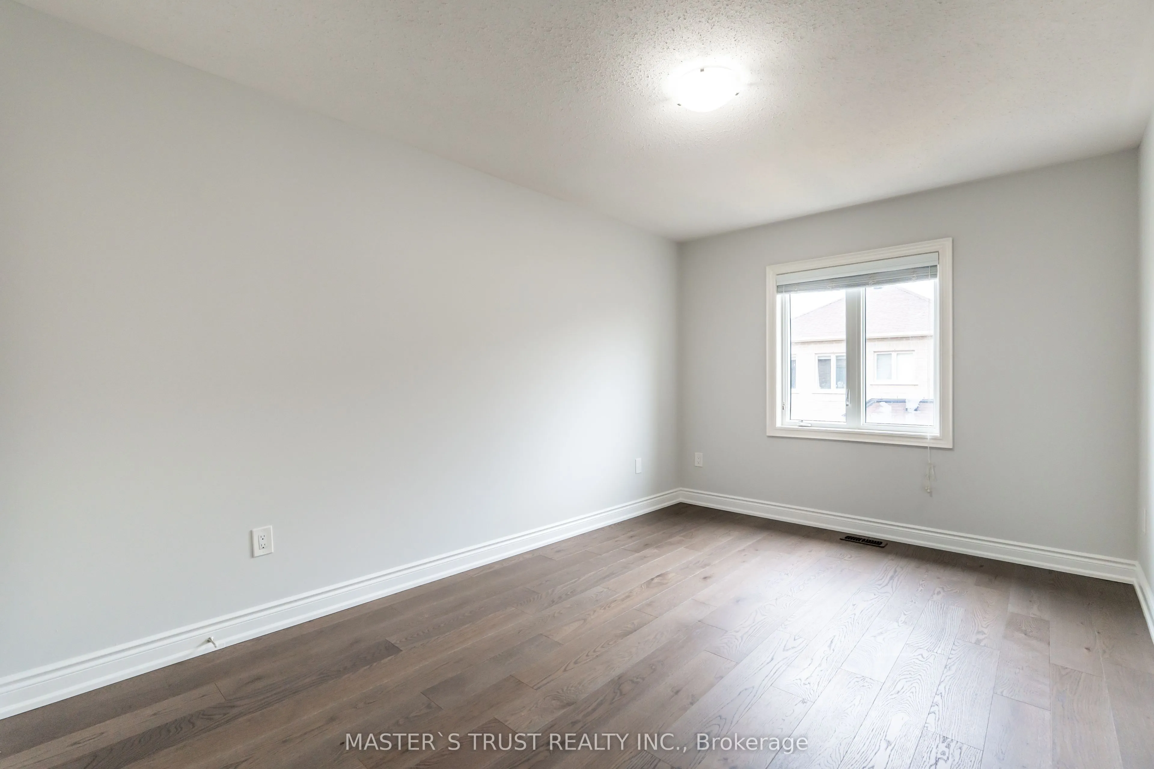 1562 Leger Way