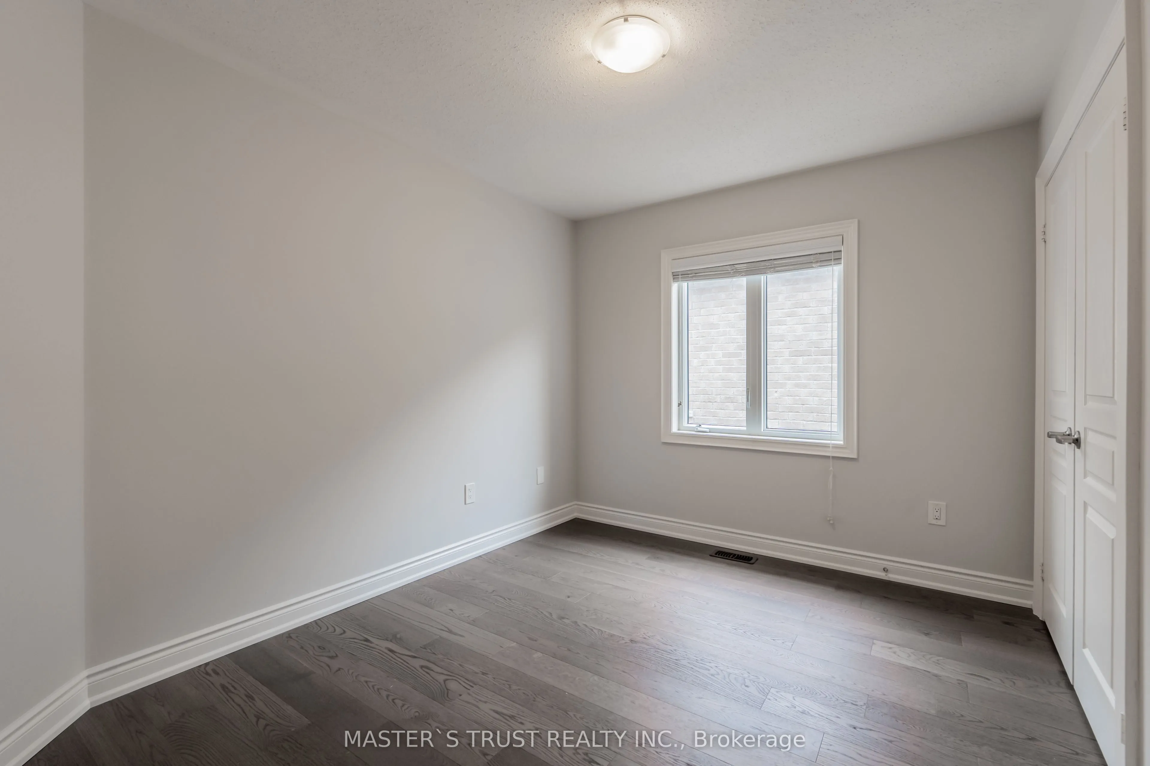 1562 Leger Way