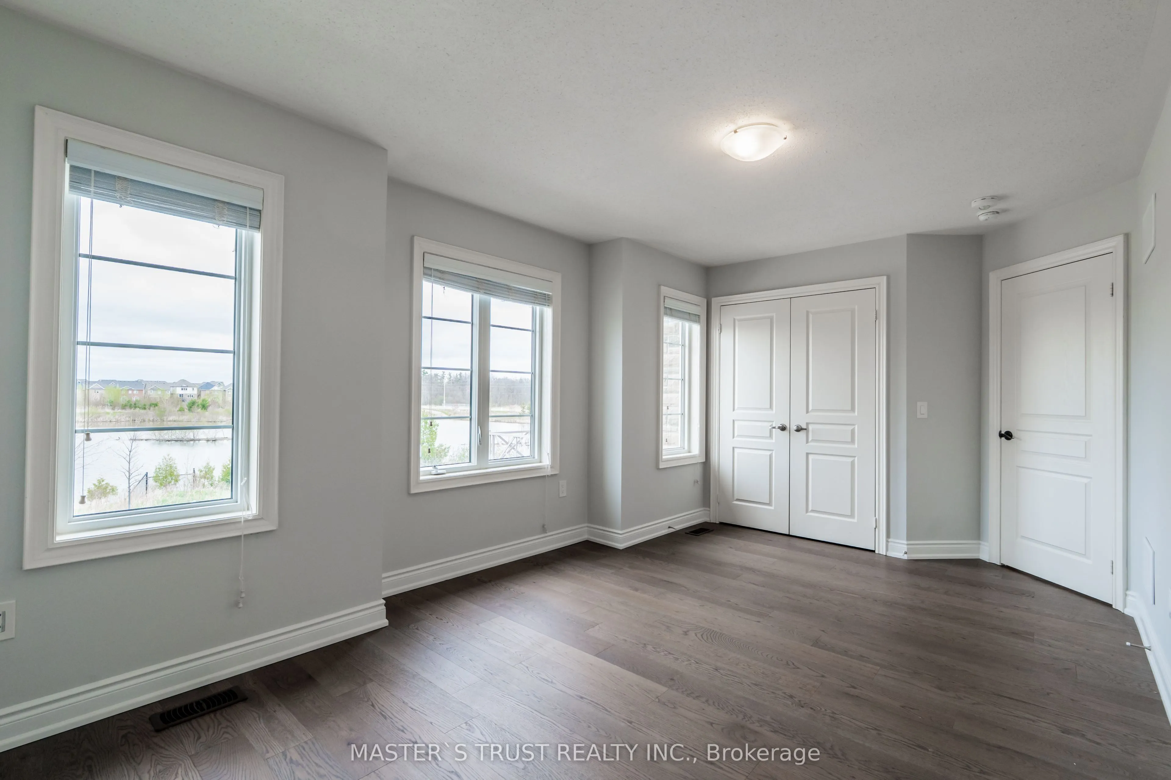 1562 Leger Way