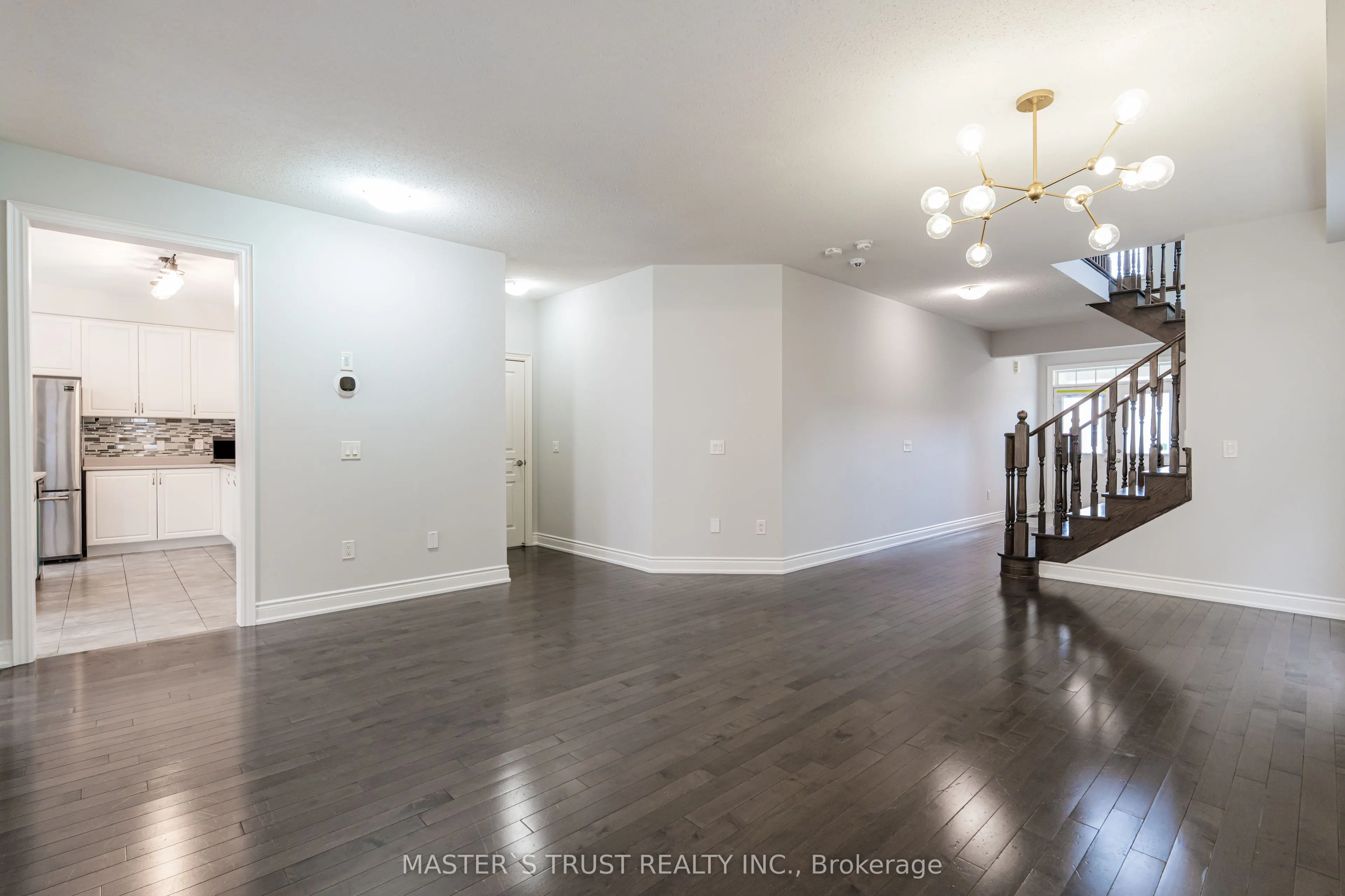 1562 Leger Way