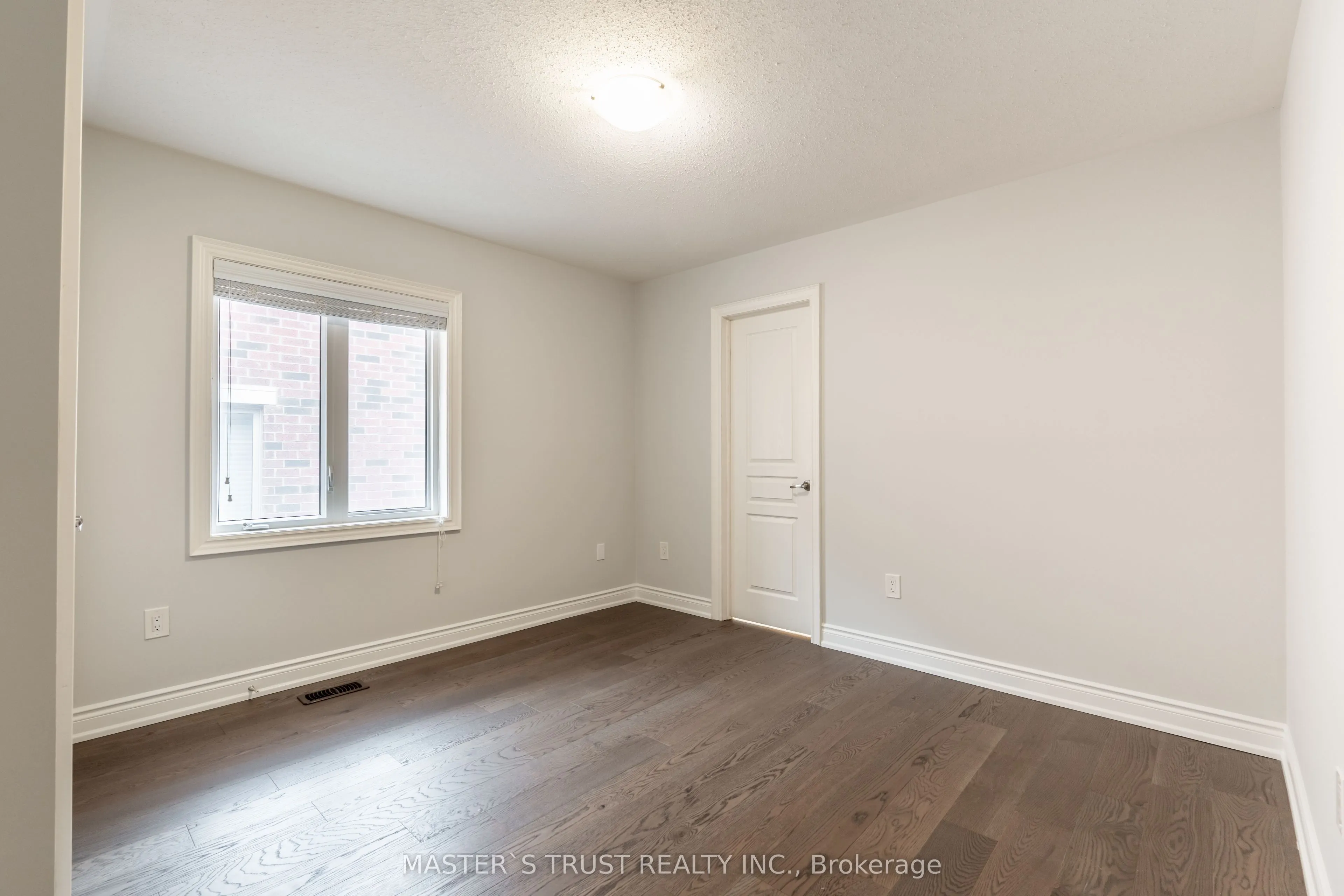 1562 Leger Way
