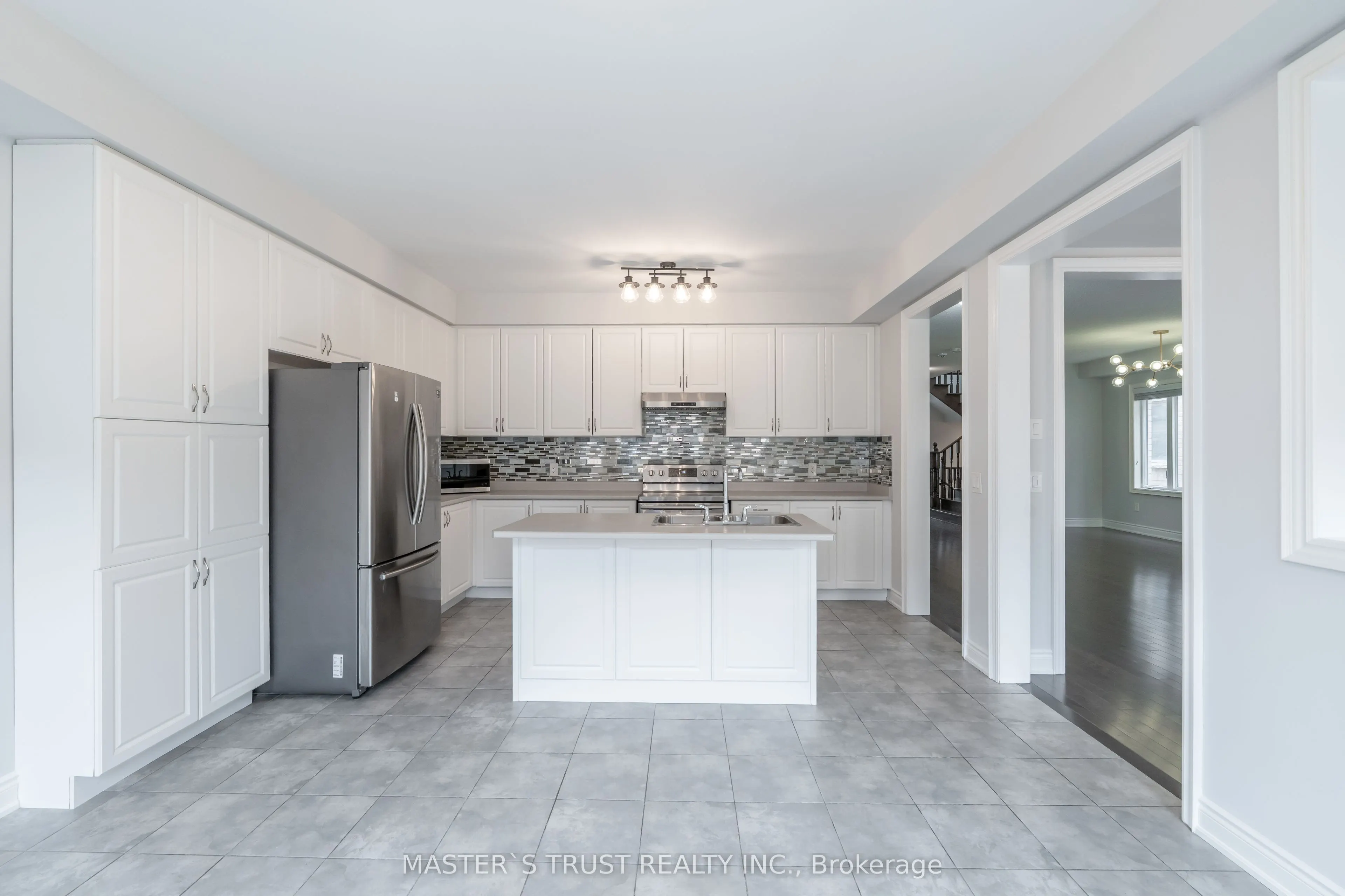 1562 Leger Way