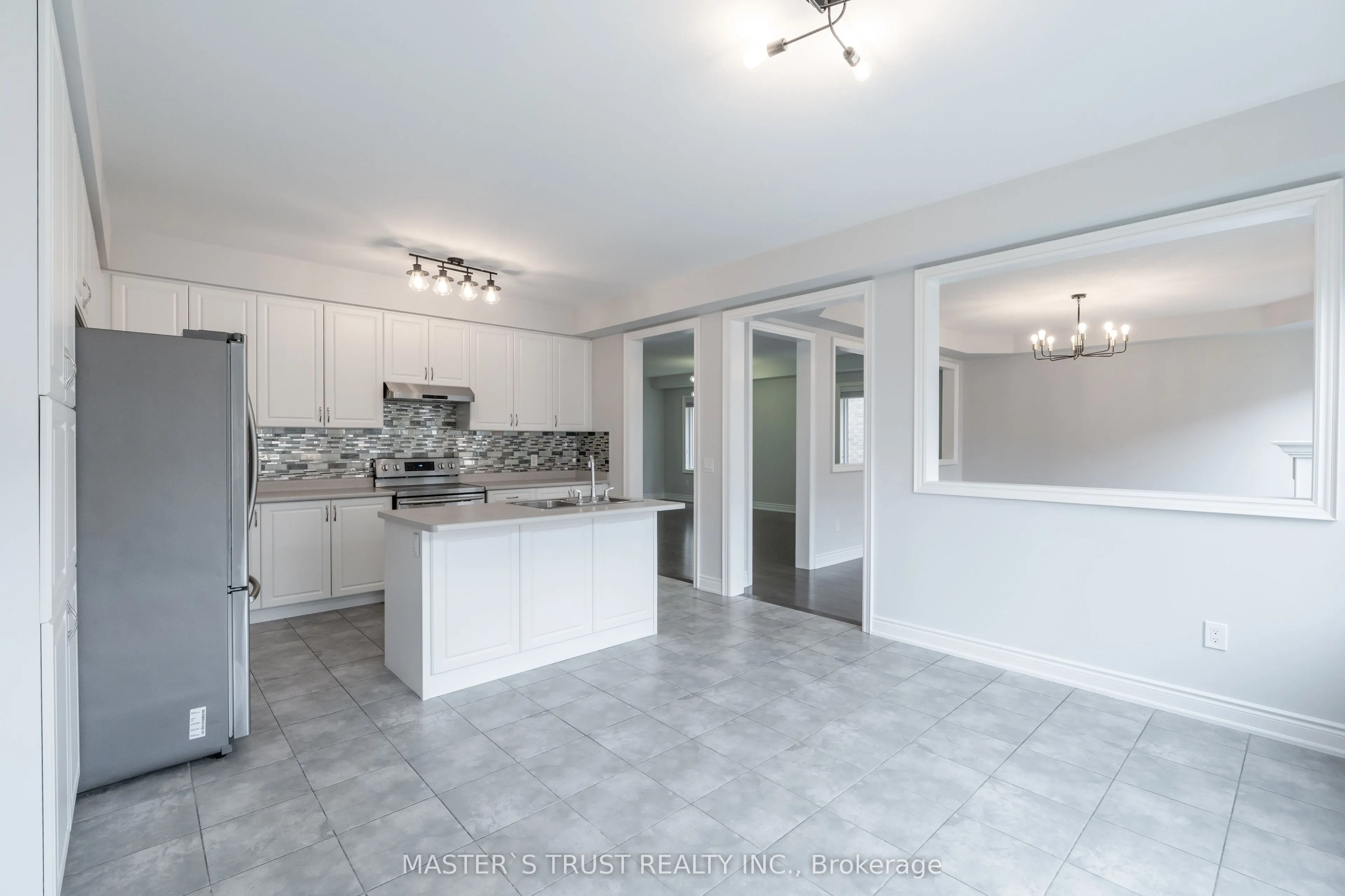 1562 Leger Way
