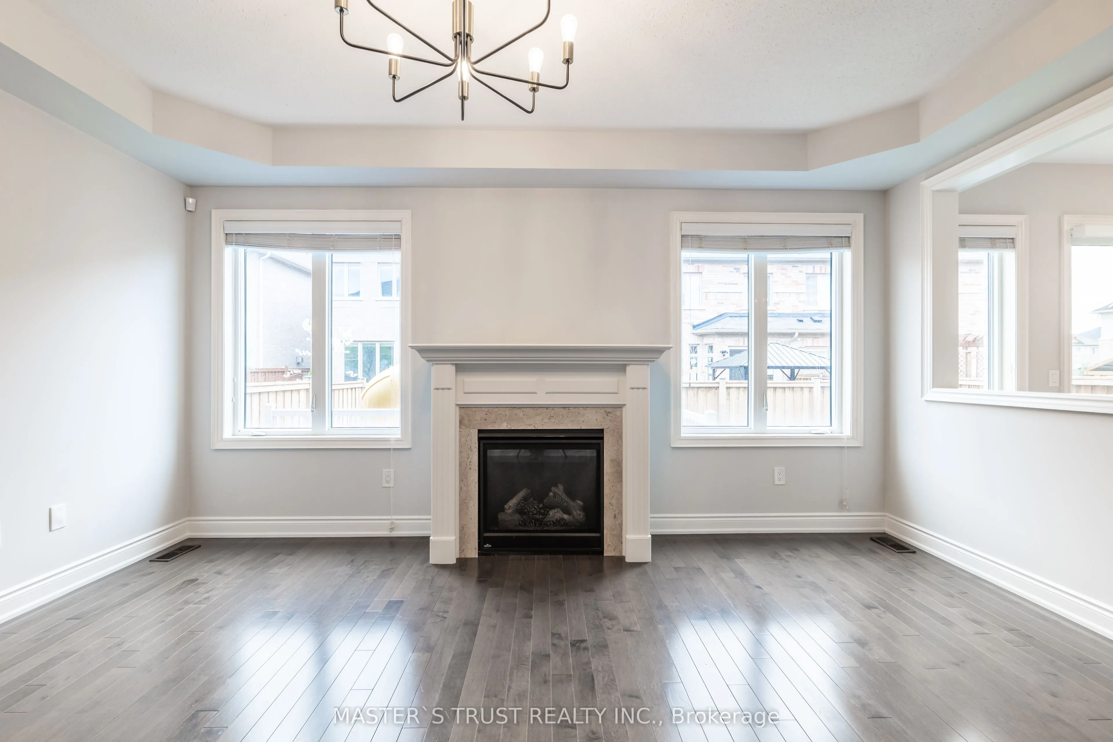 1562 Leger Way
