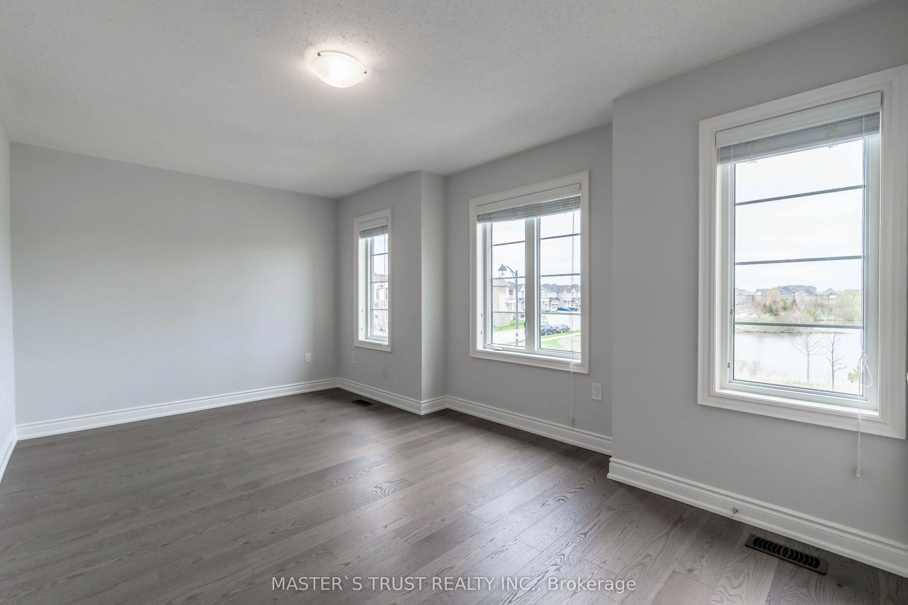 1562 Leger Way