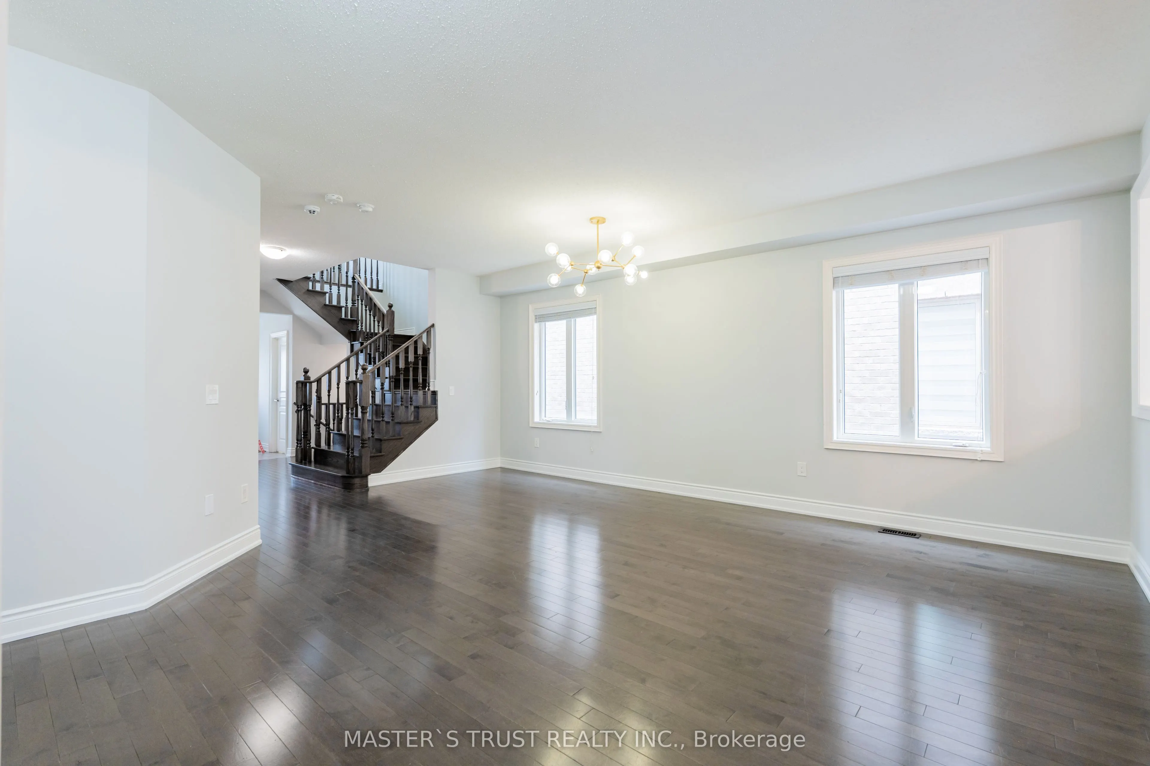 1562 Leger Way