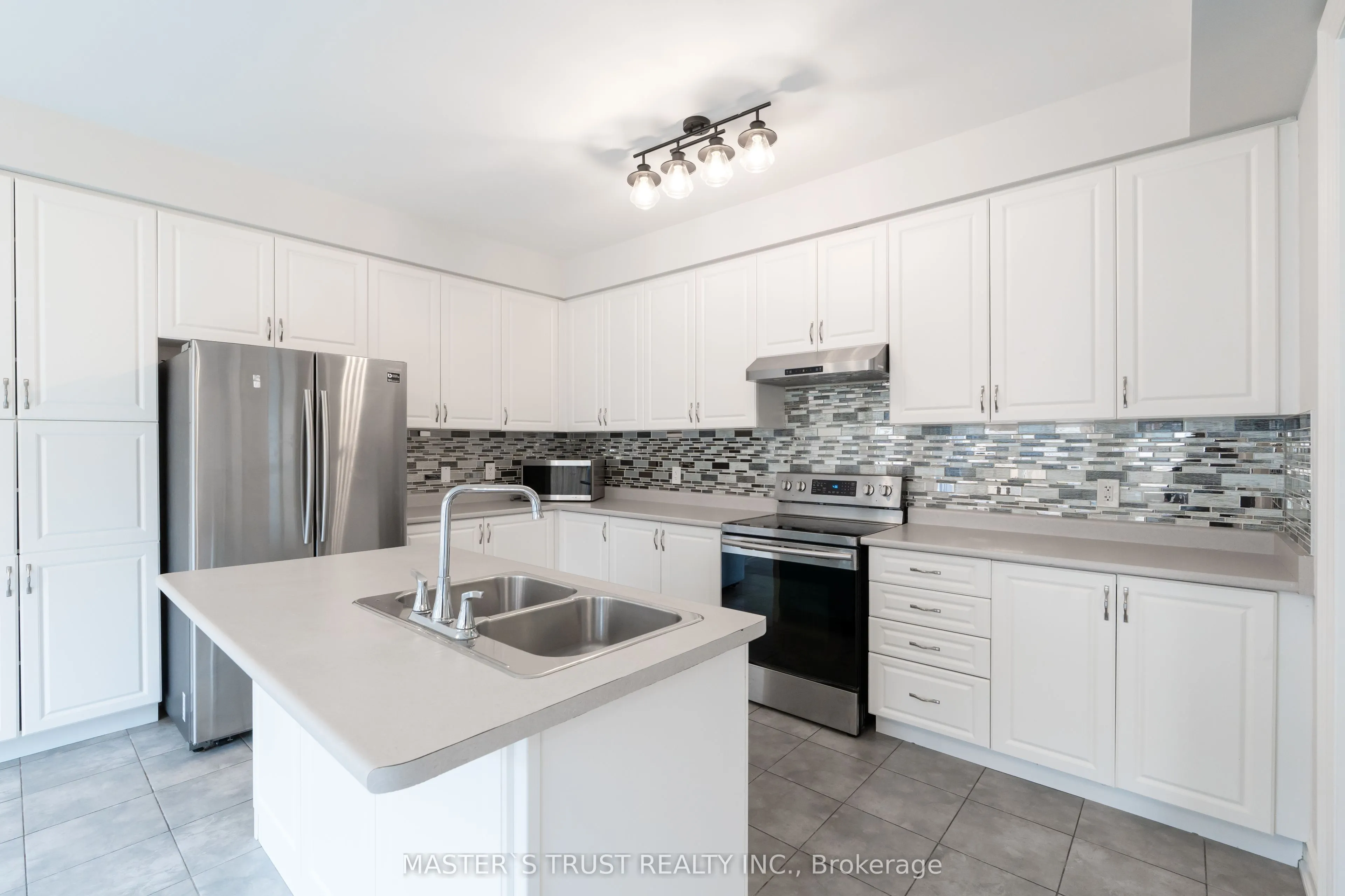 1562 Leger Way