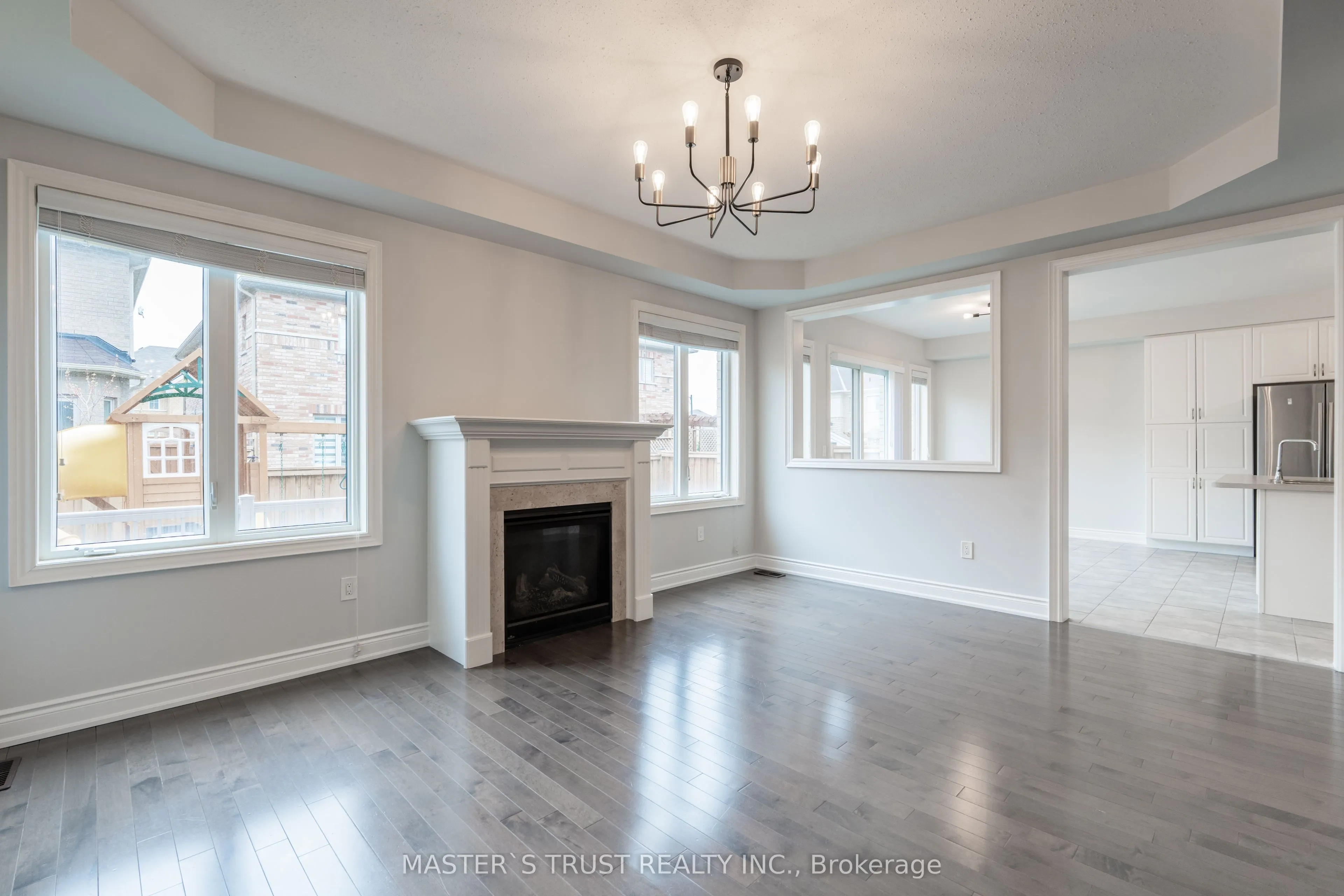 1562 Leger Way