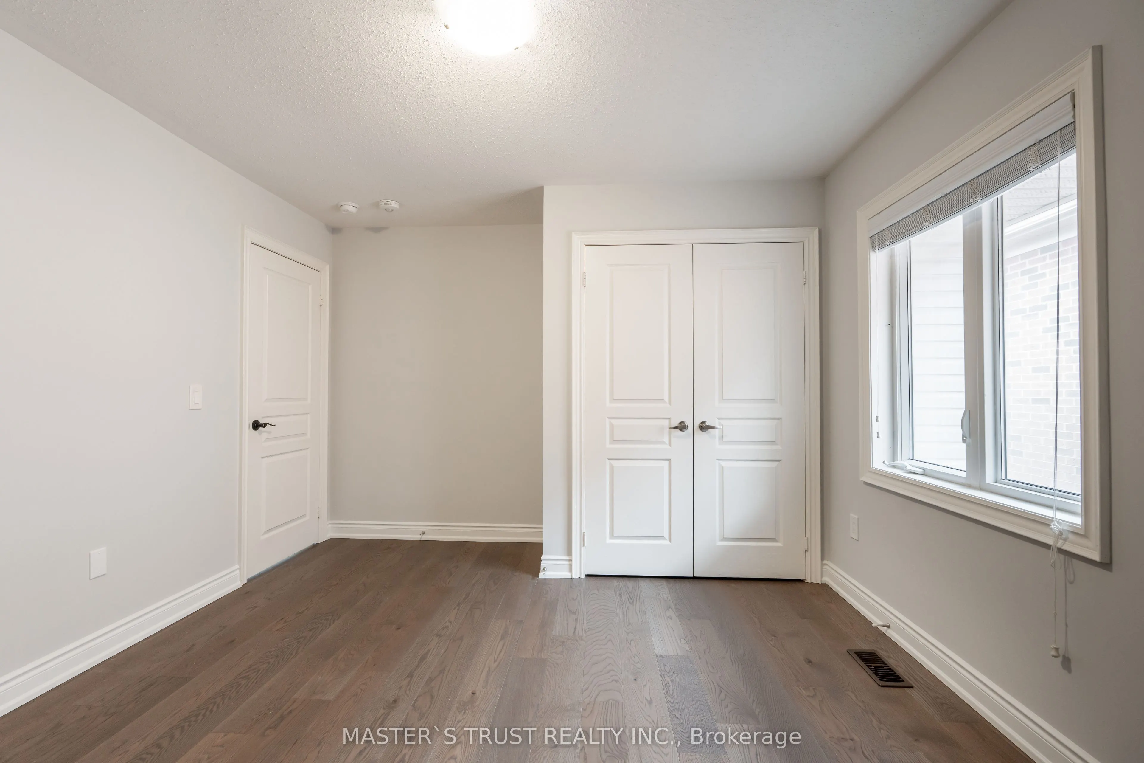 1562 Leger Way