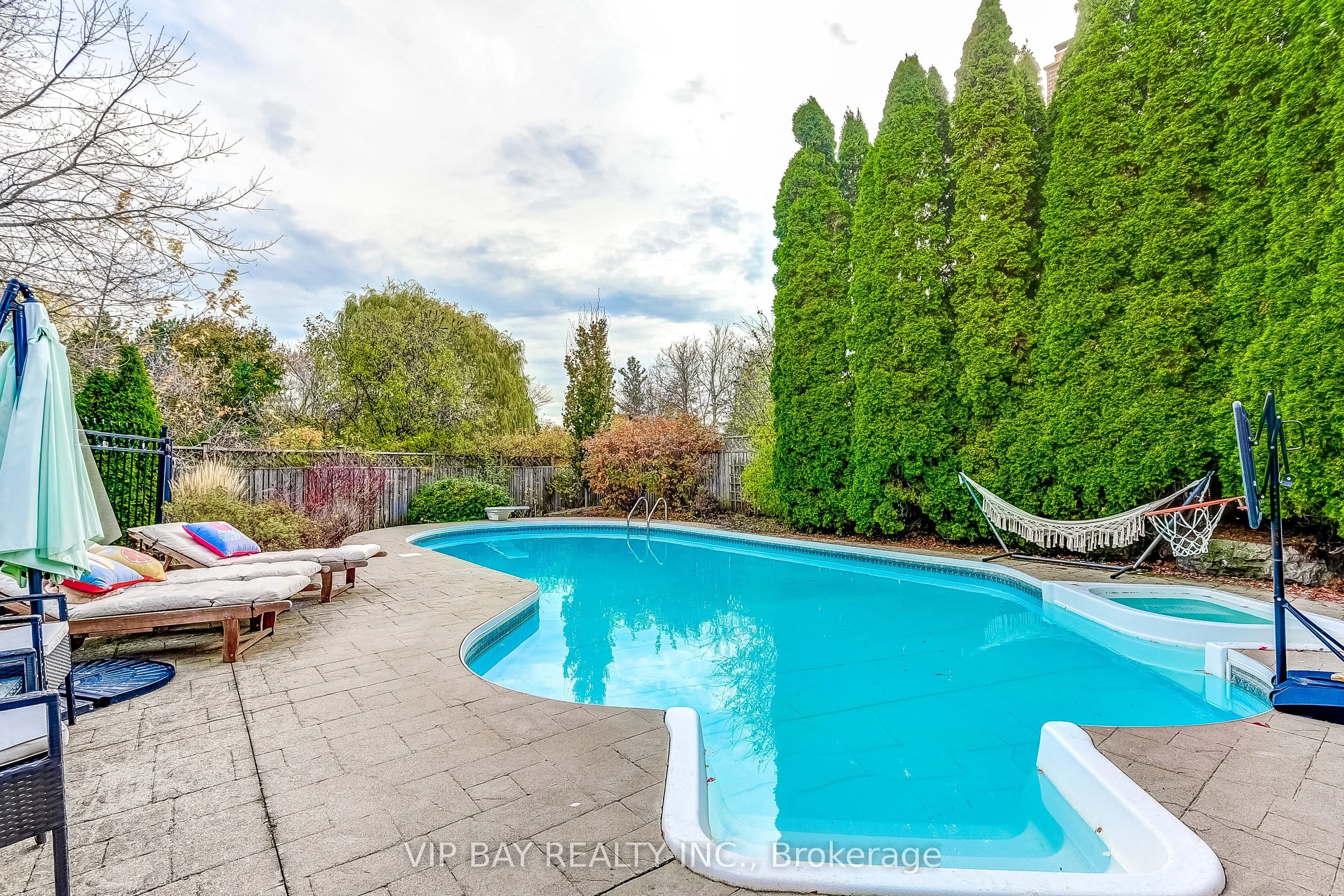 40 Dawnridge Trail