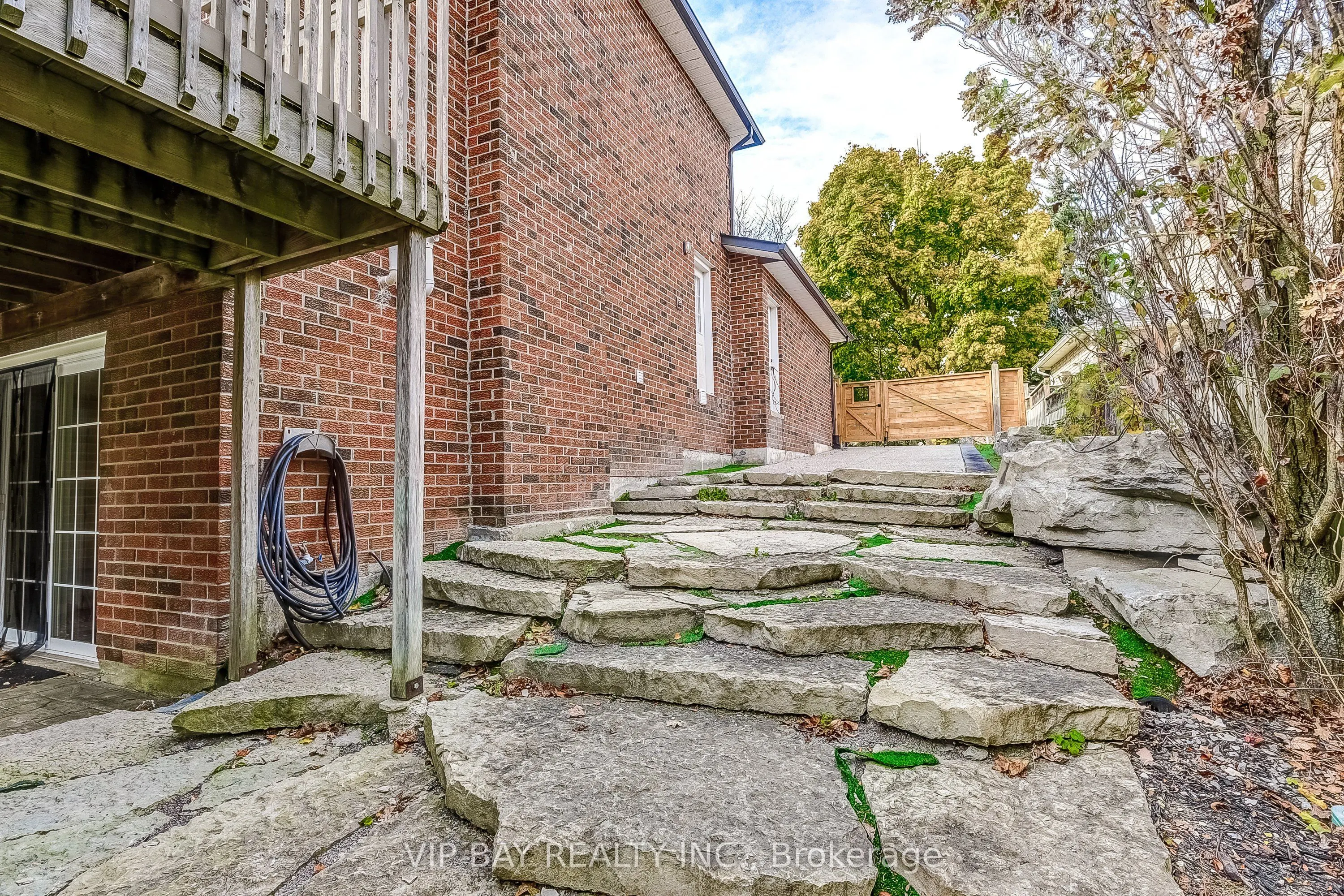 40 Dawnridge Trail