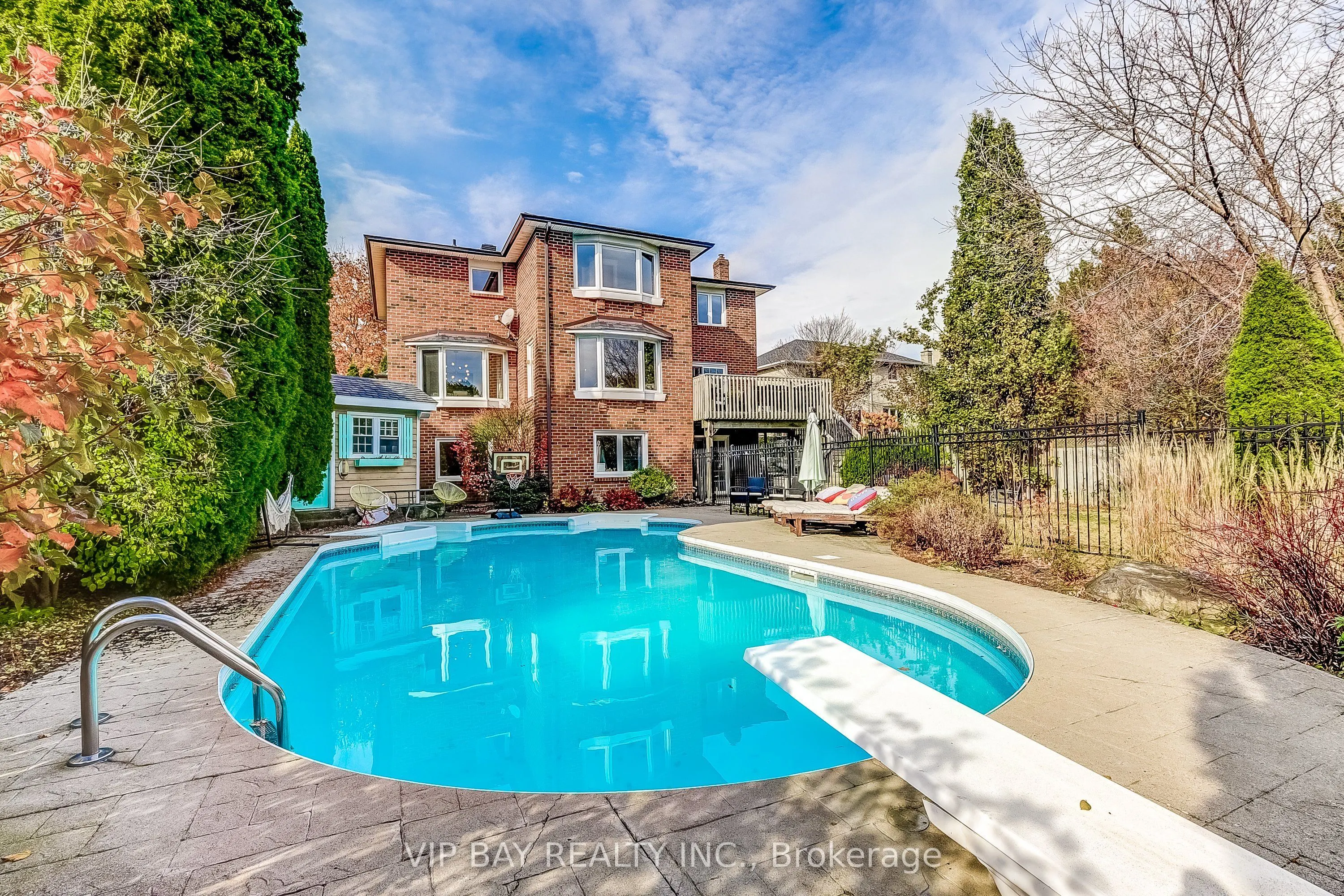 40 Dawnridge Trail