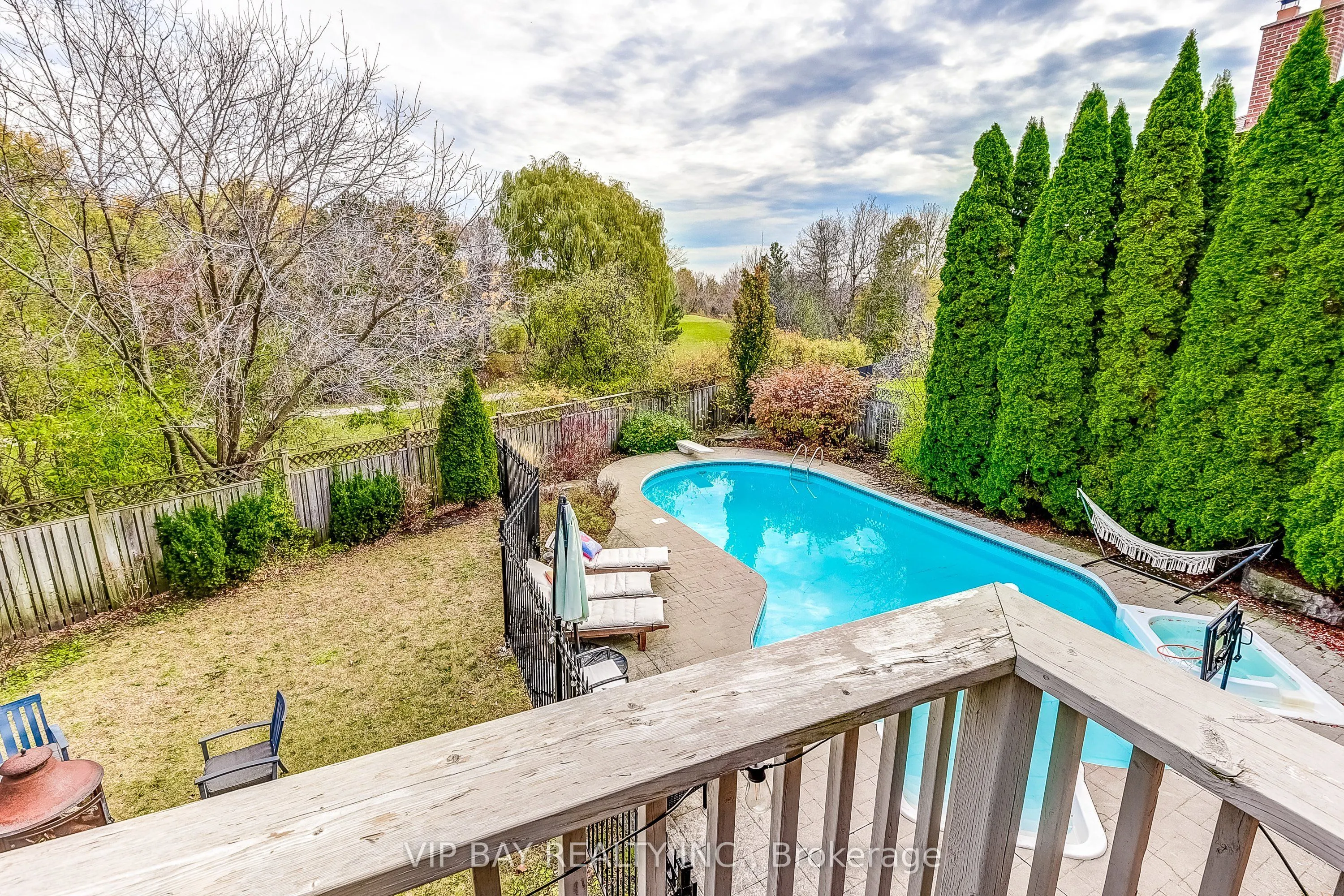 40 Dawnridge Trail