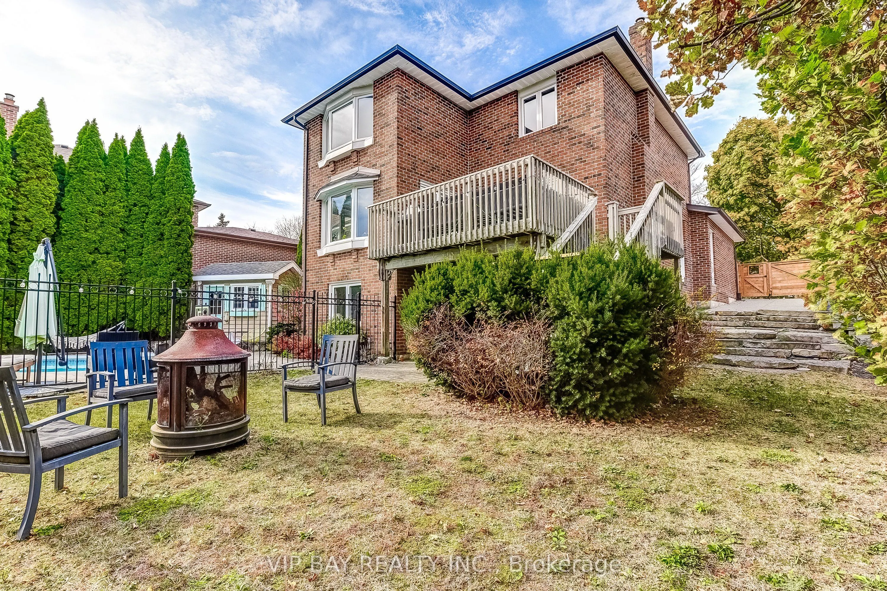 40 Dawnridge Trail