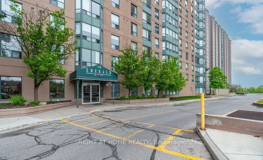 135 Hillcrest Avenue, #1507