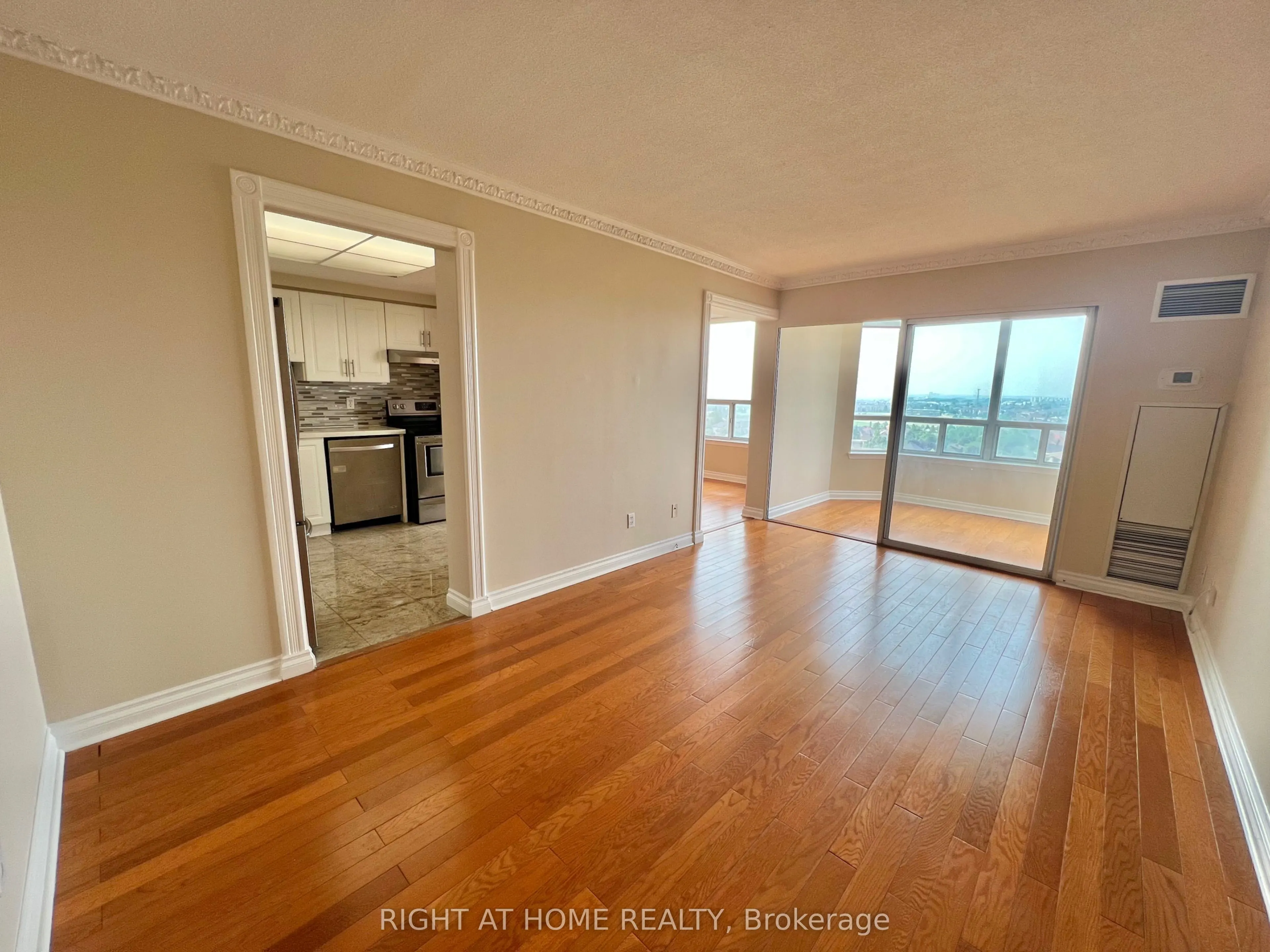 135 Hillcrest Avenue, #1507