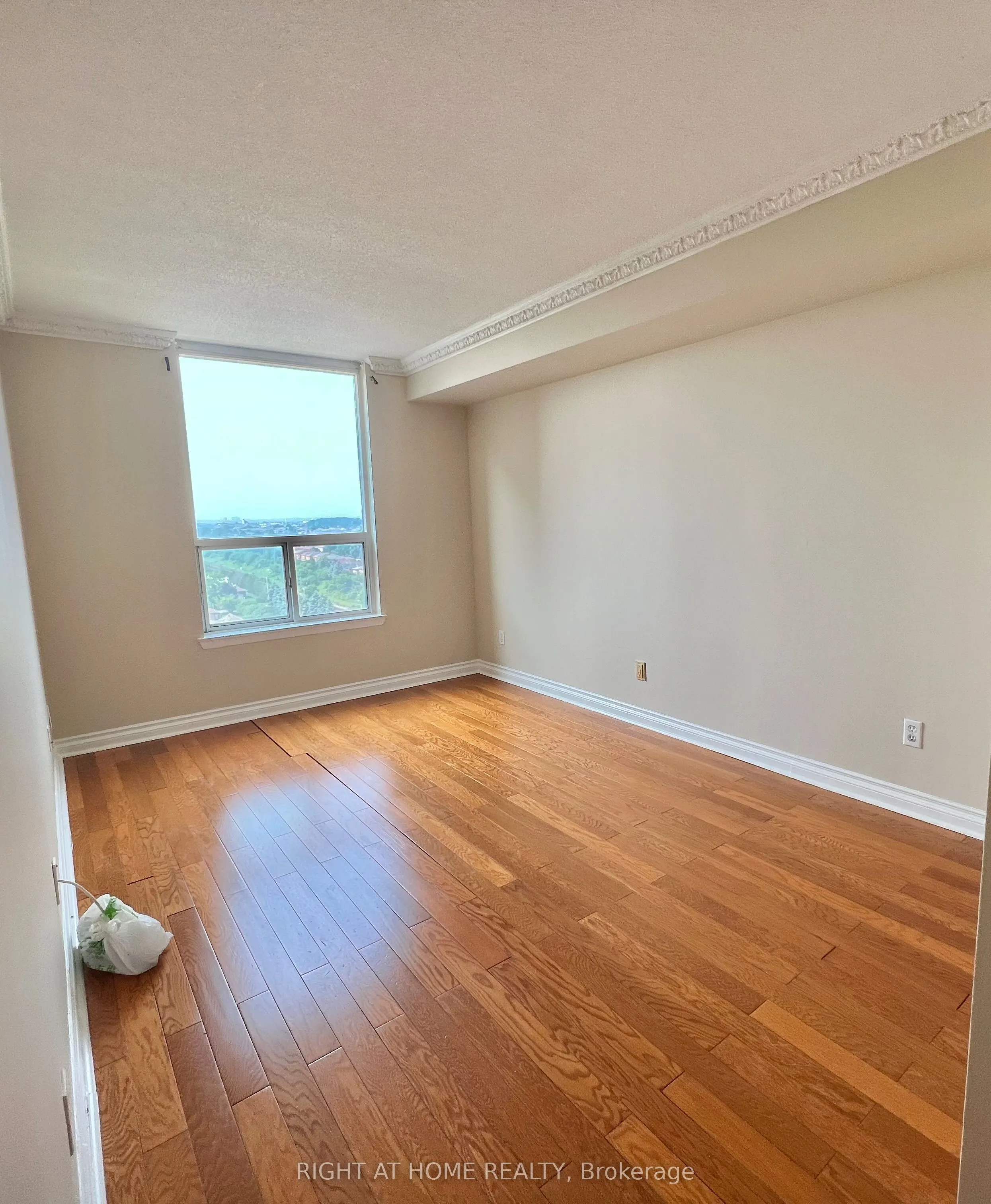 135 Hillcrest Avenue, #1507