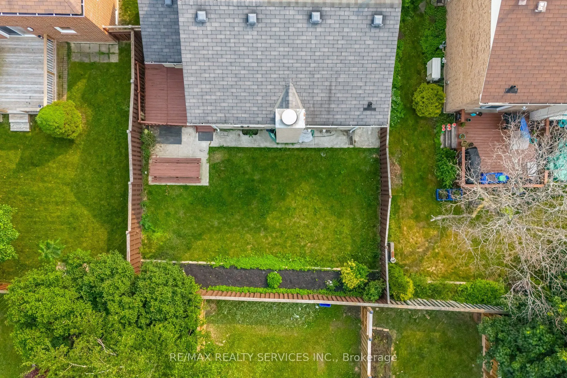 16 Vivians Crescent