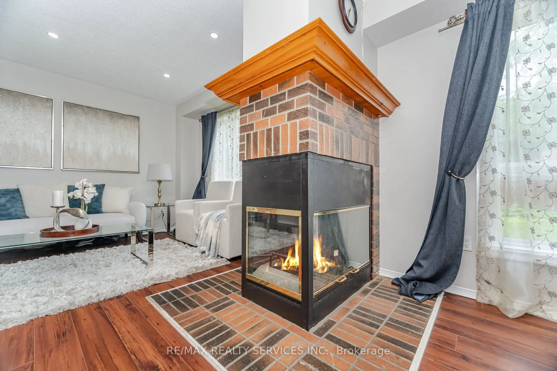16 Vivians Crescent