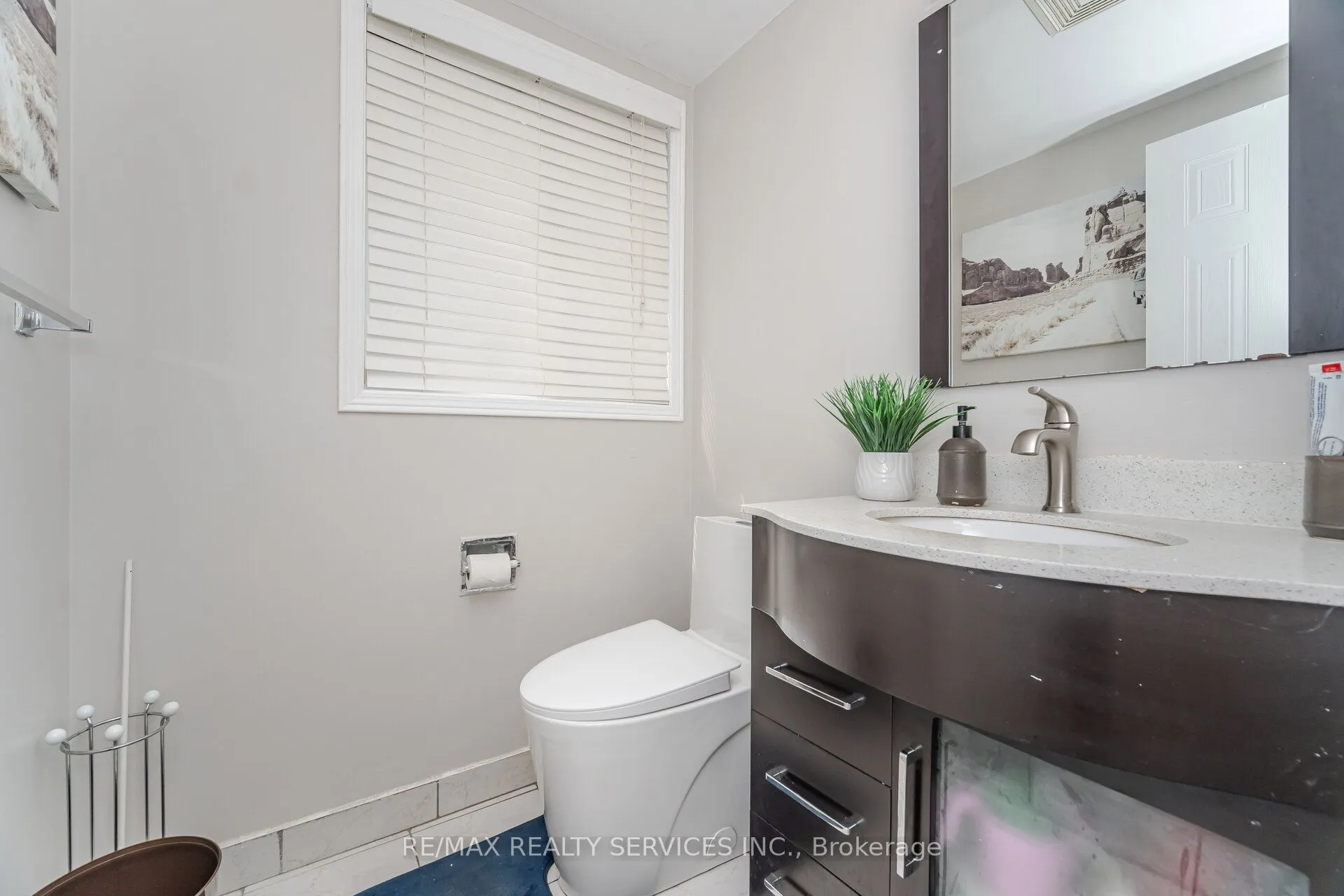 16 Vivians Crescent