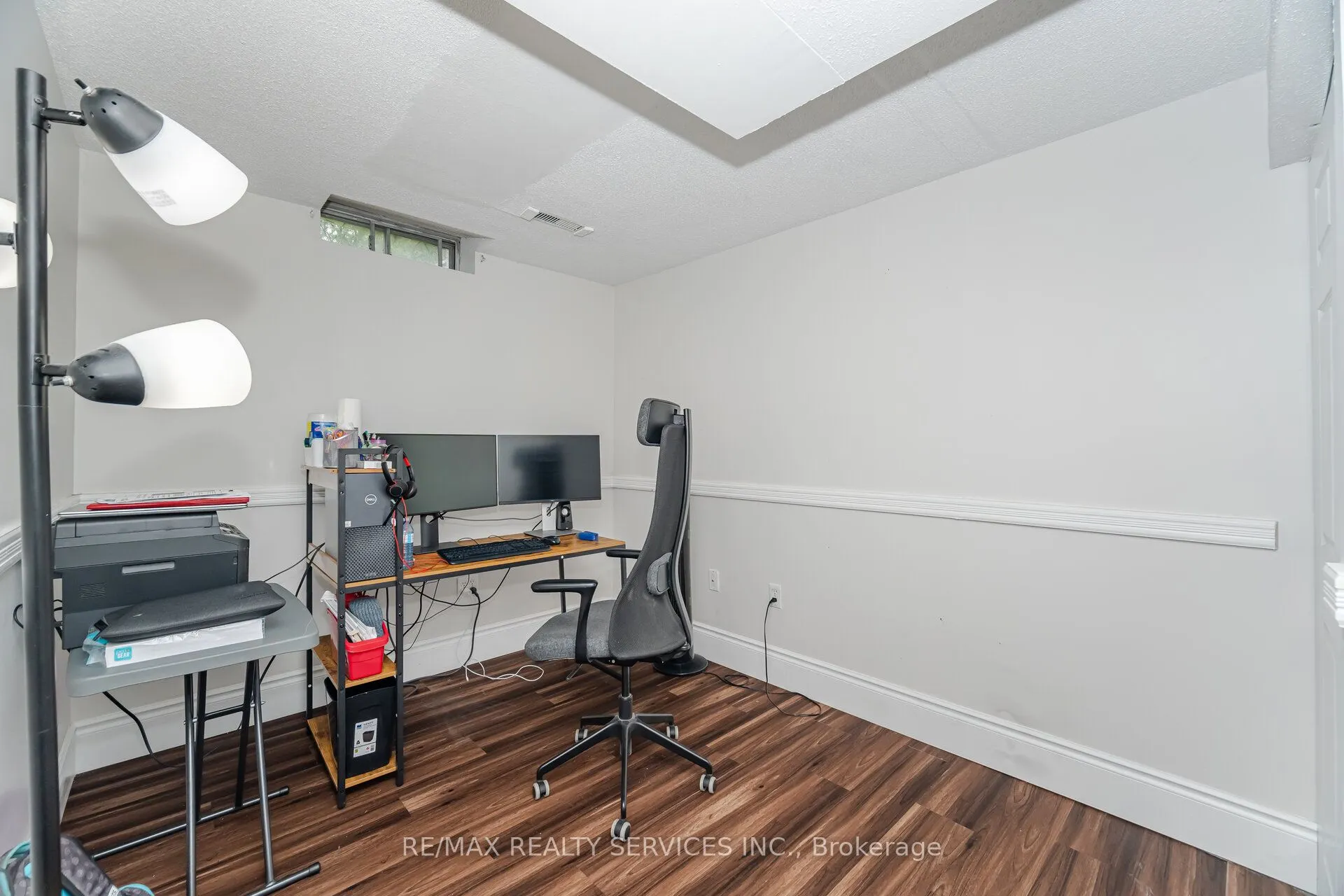 16 Vivians Crescent