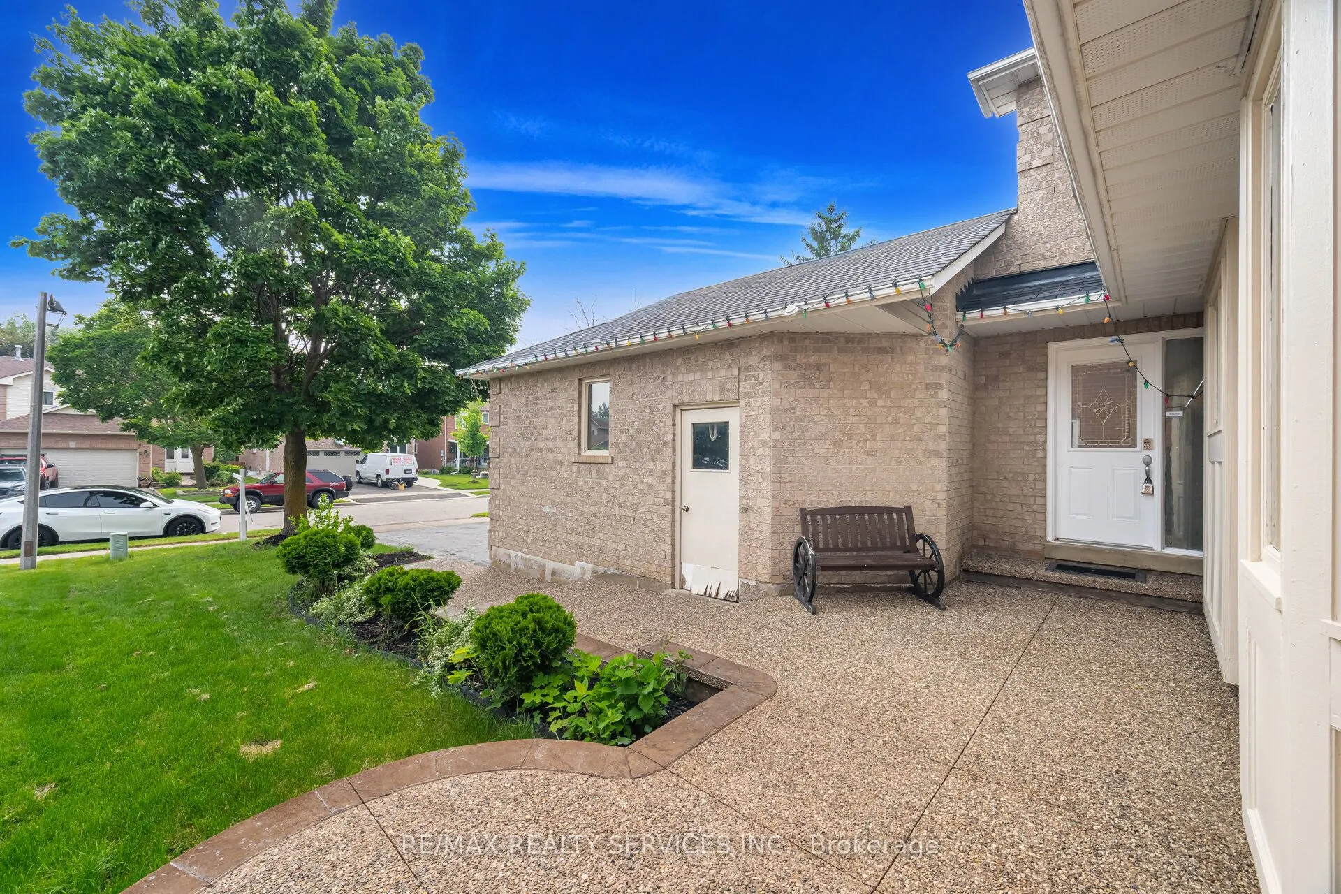 16 Vivians Crescent
