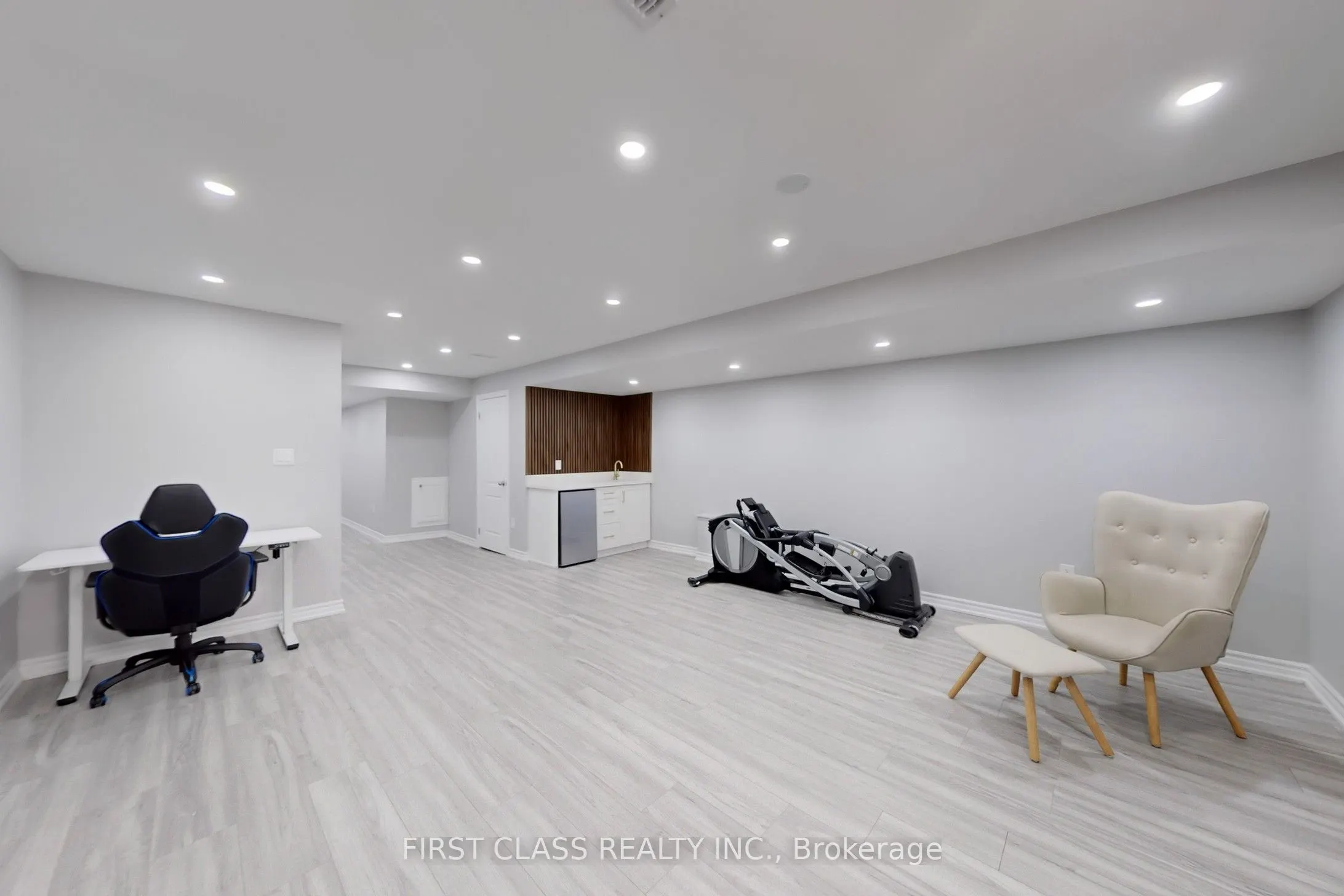 128 Sky Harbour Drive