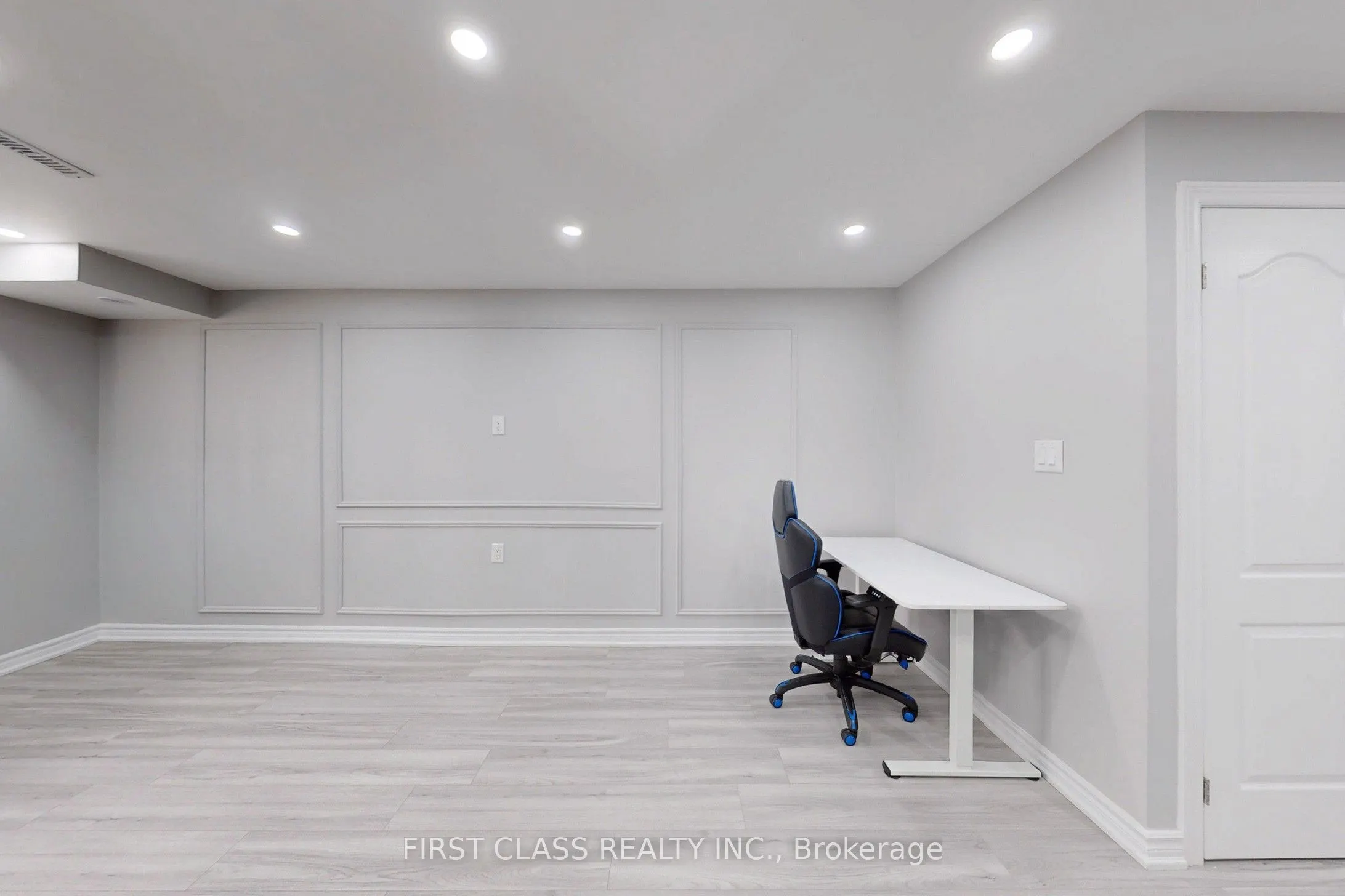 128 Sky Harbour Drive