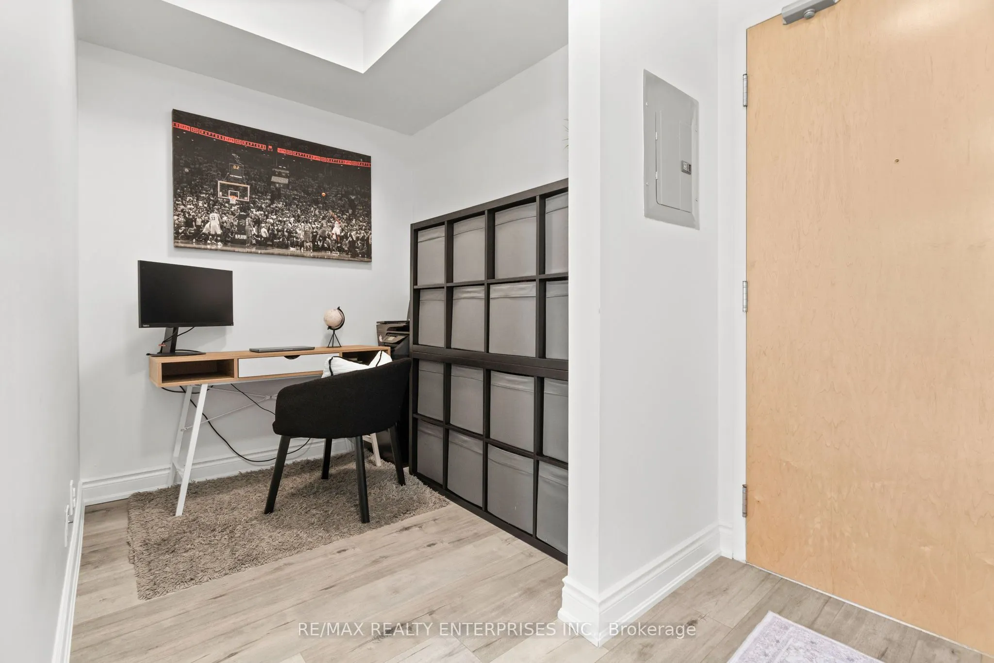220 Burnhamthorpe Road W, #916