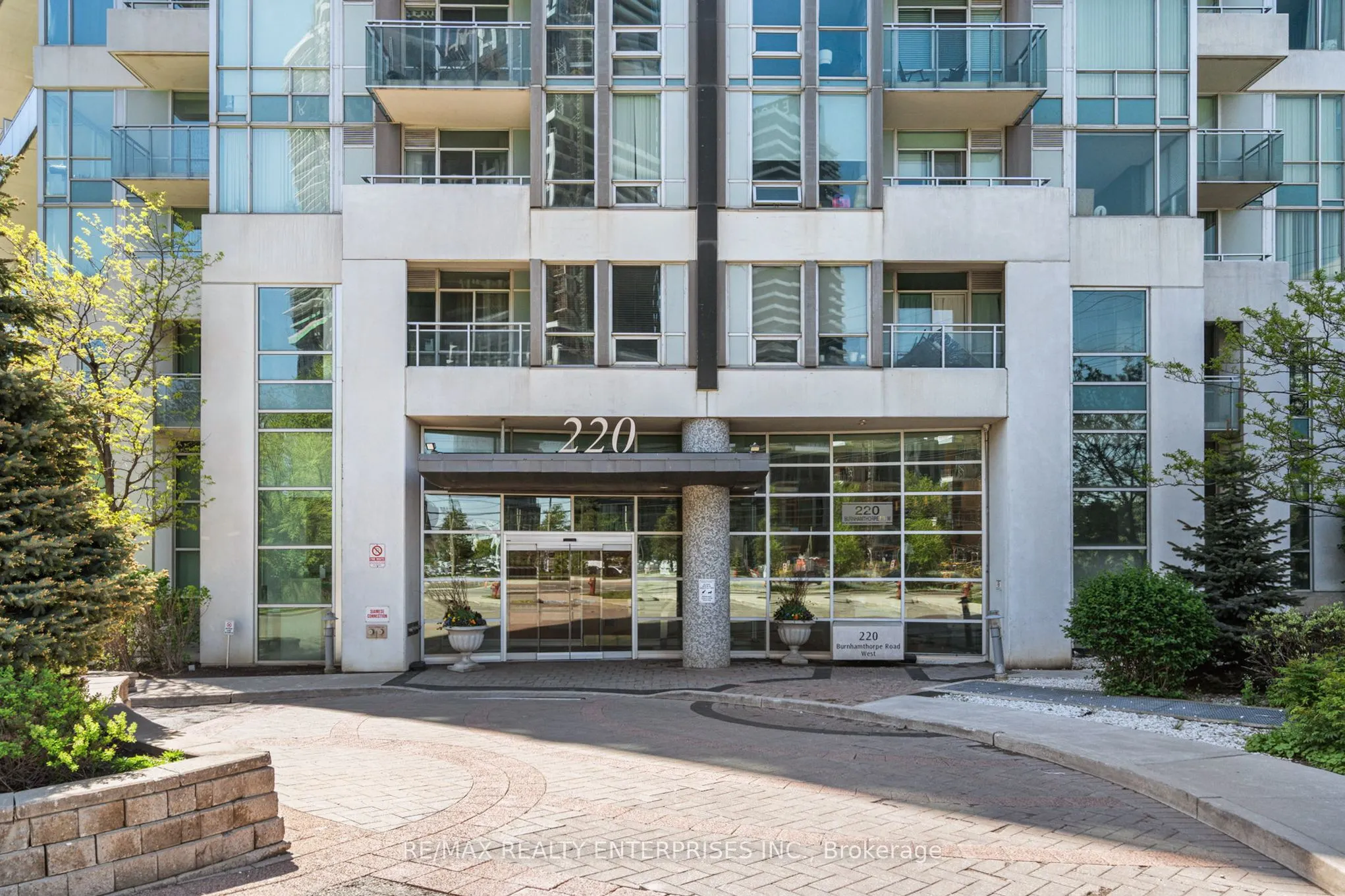 220 Burnhamthorpe Road W, #916