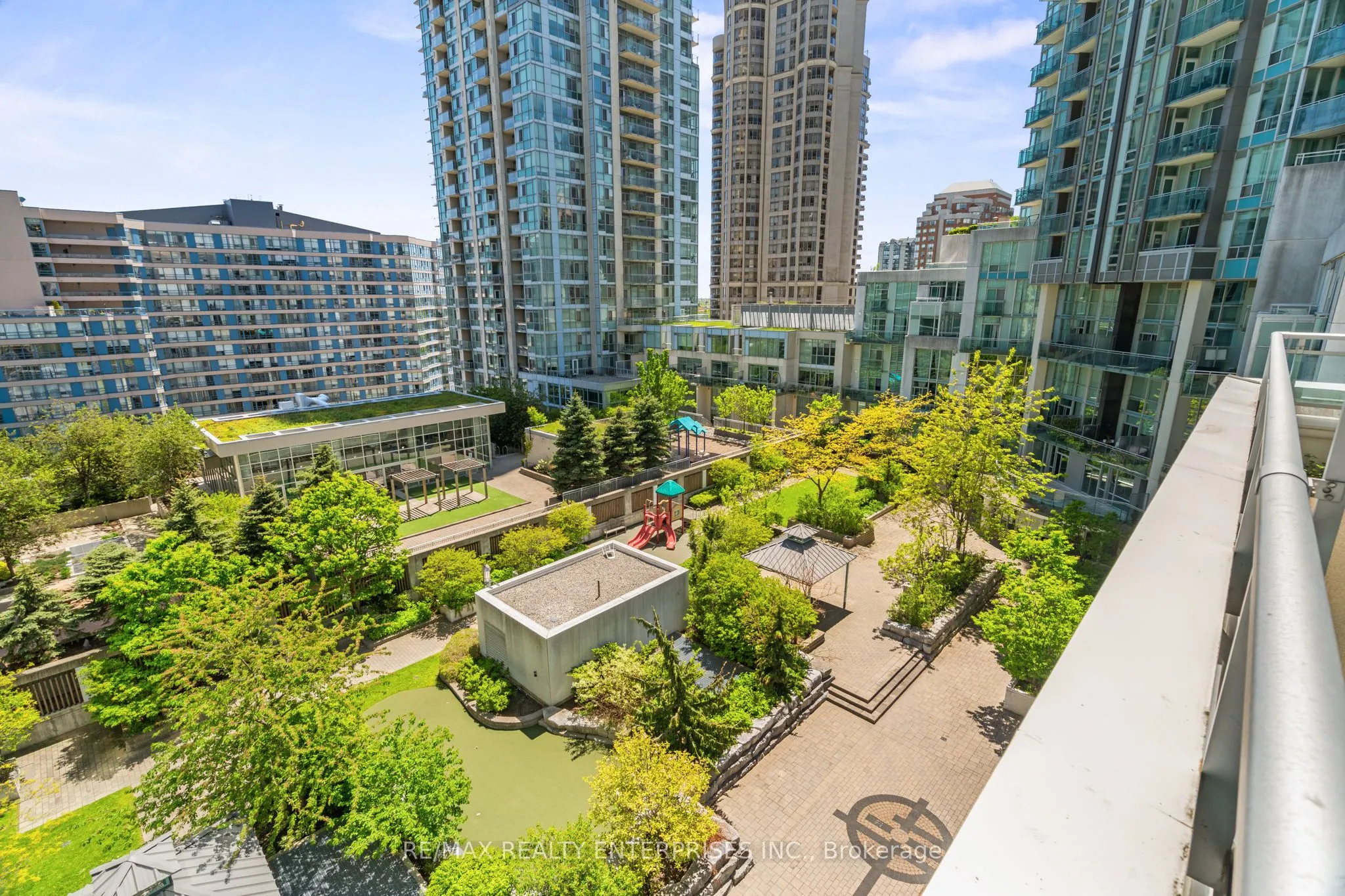 220 Burnhamthorpe Road W, #916