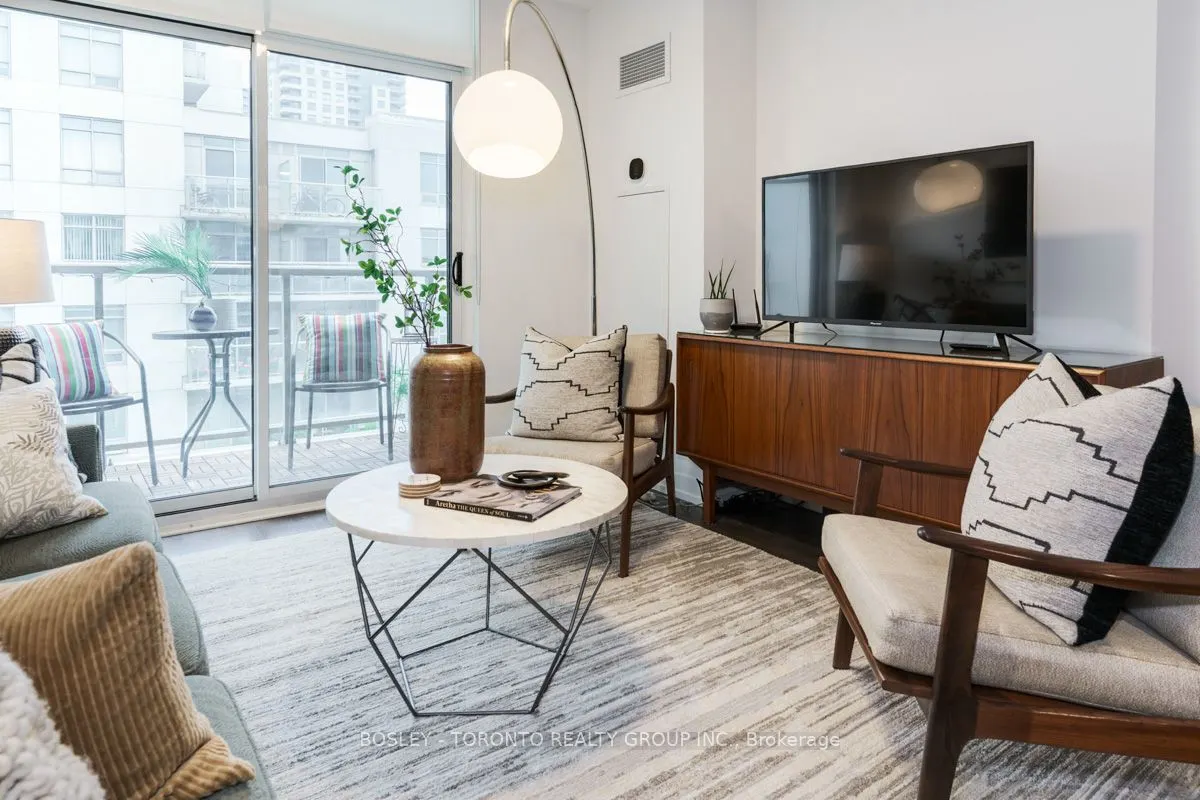 812 Lansdowne Avenue, #720