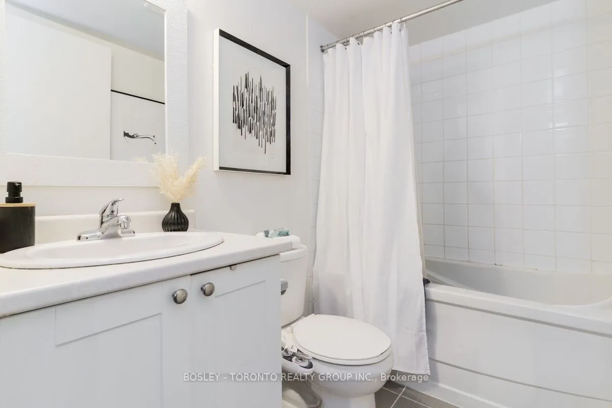 812 Lansdowne Avenue, #720