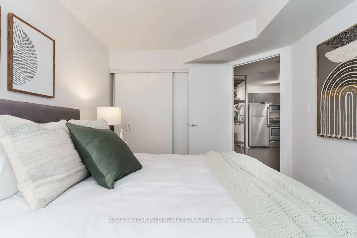 812 Lansdowne Avenue, #720