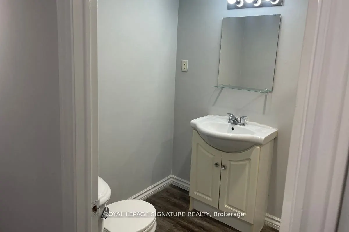 2438 Padstow Crescent