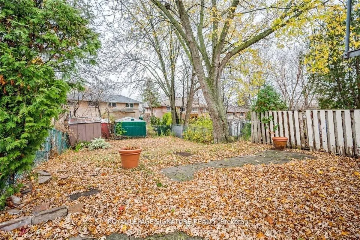 2438 Padstow Crescent