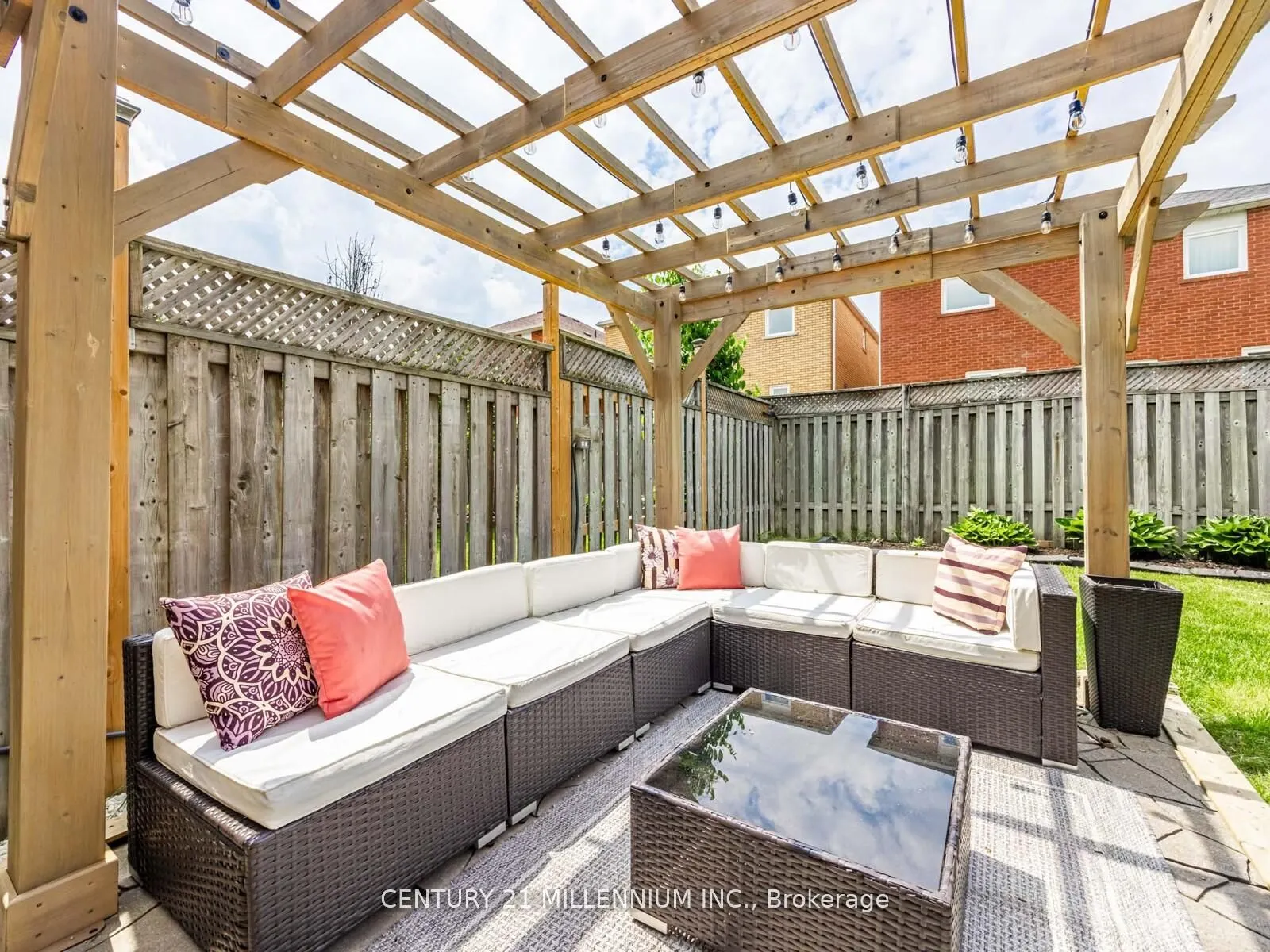 325 Marshall Crescent