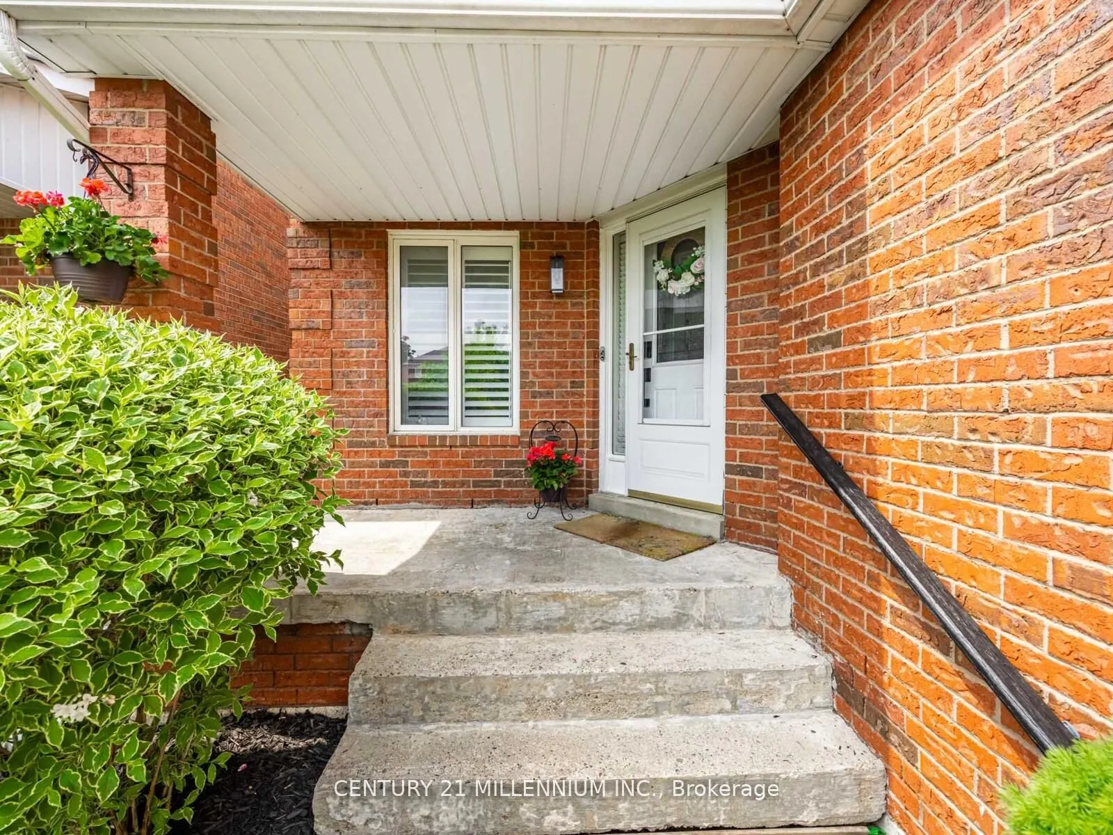 325 Marshall Crescent