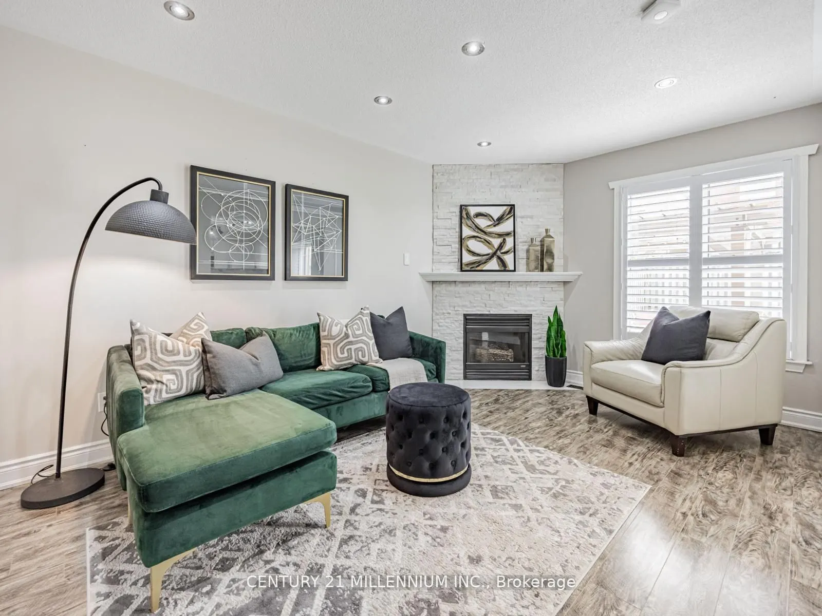 325 Marshall Crescent