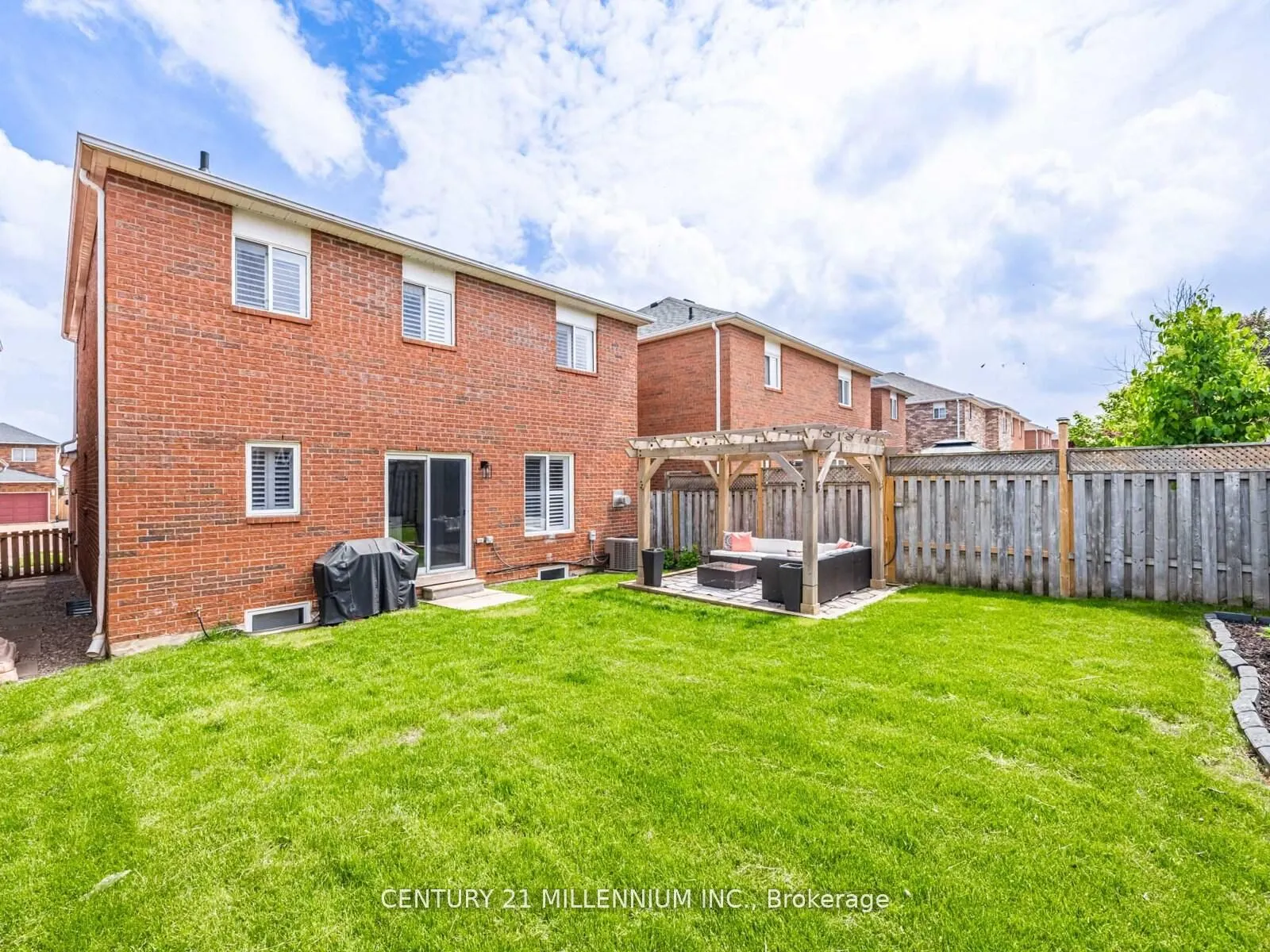325 Marshall Crescent