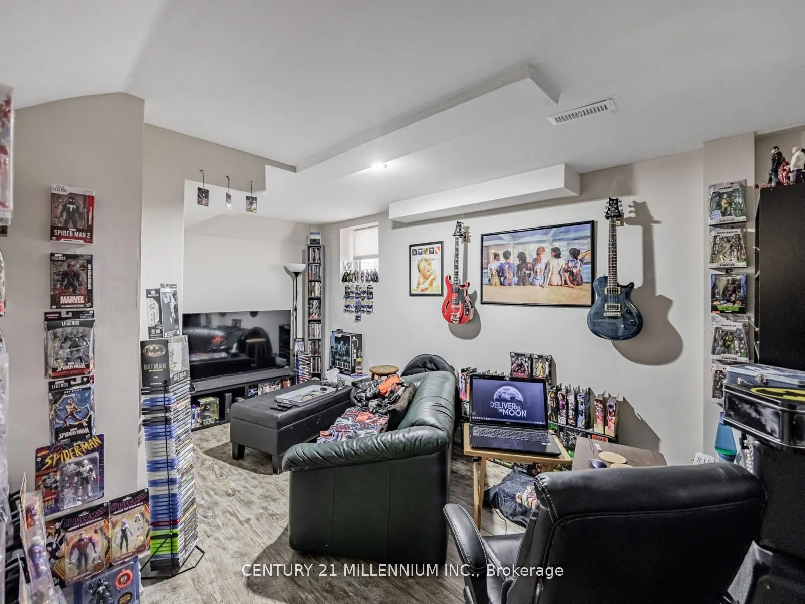 325 Marshall Crescent