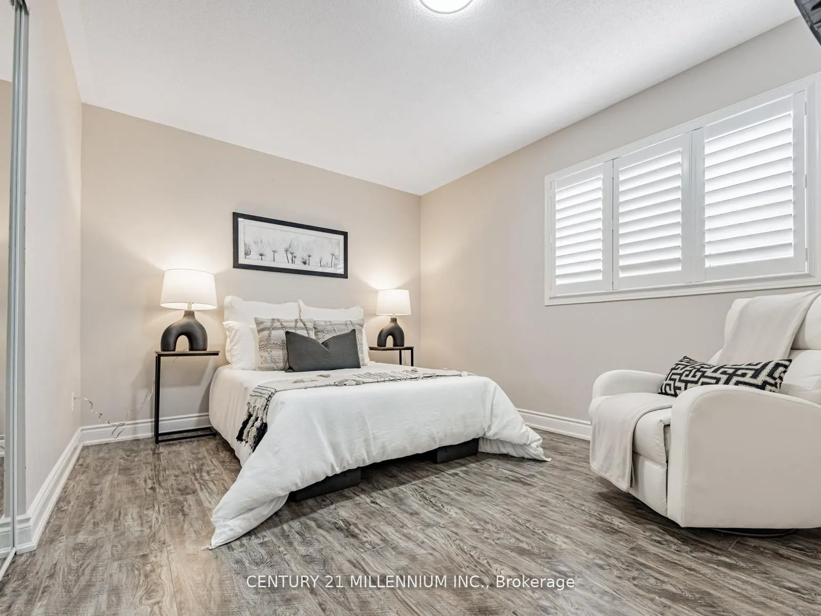 325 Marshall Crescent